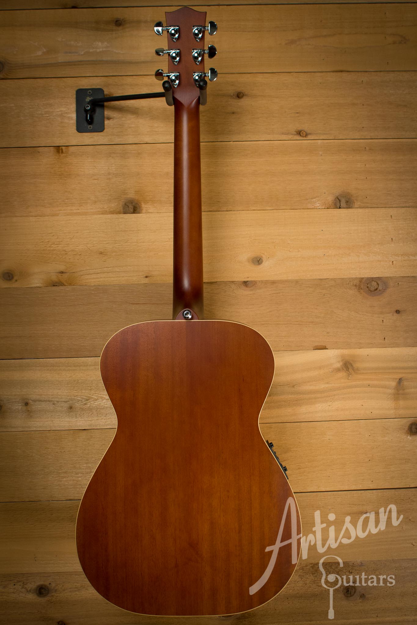 Maton EBG 808TE Tommy Emmanuel Signature Guitar Sitka and Queensland Maple with AP5-Pro ID-10117 - Artisan Guitars