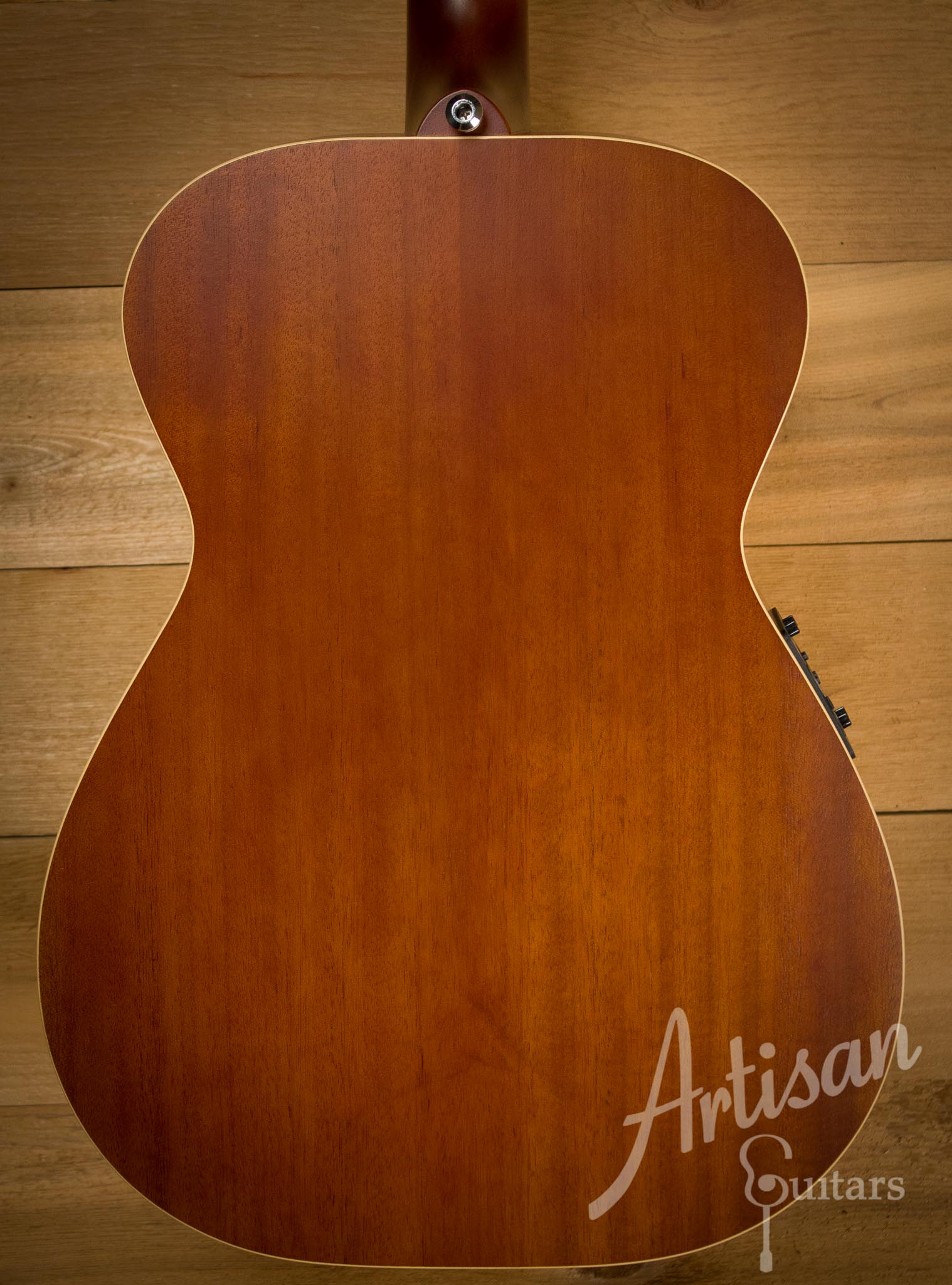 Maton EBG 808TE Tommy Emmanuel Signature Guitar Sitka and Queensland Maple with AP5-Pro ID-10117 - Artisan Guitars