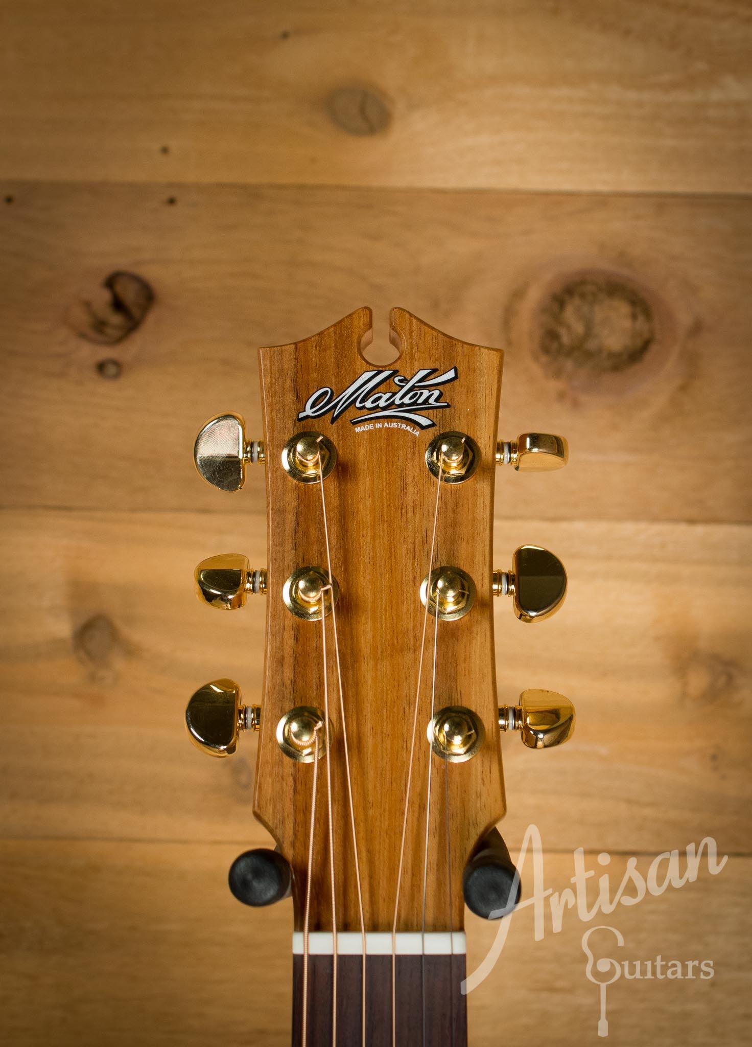 Maton EBG808 Artist Series Sitka Spruce and Blackwood AP5 Pro ID-10121 - Artisan Guitars