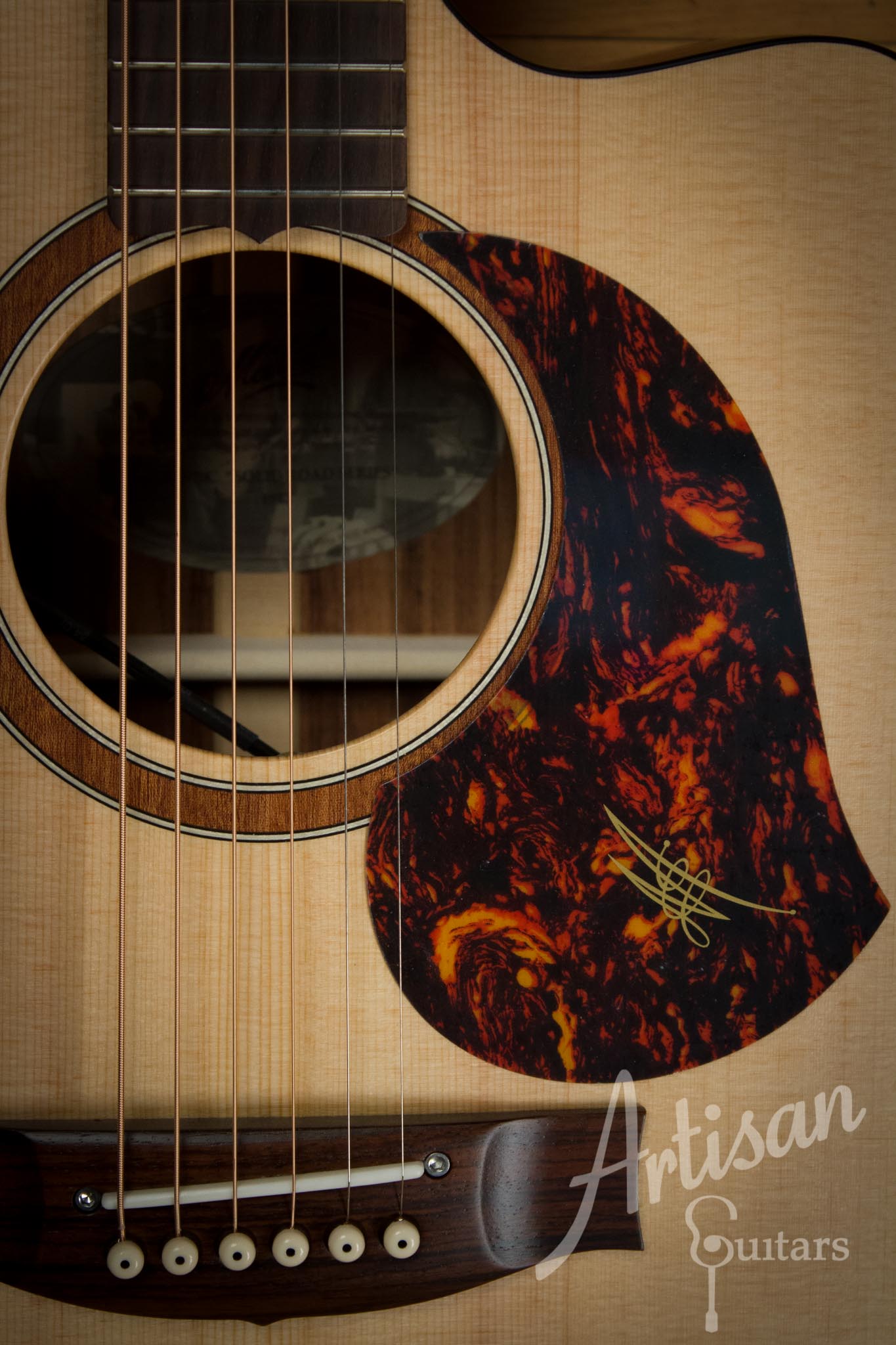Maton SRS70C Solid Road Series Acoustic Electric AP5 Pro ID-10126 - Artisan Guitars