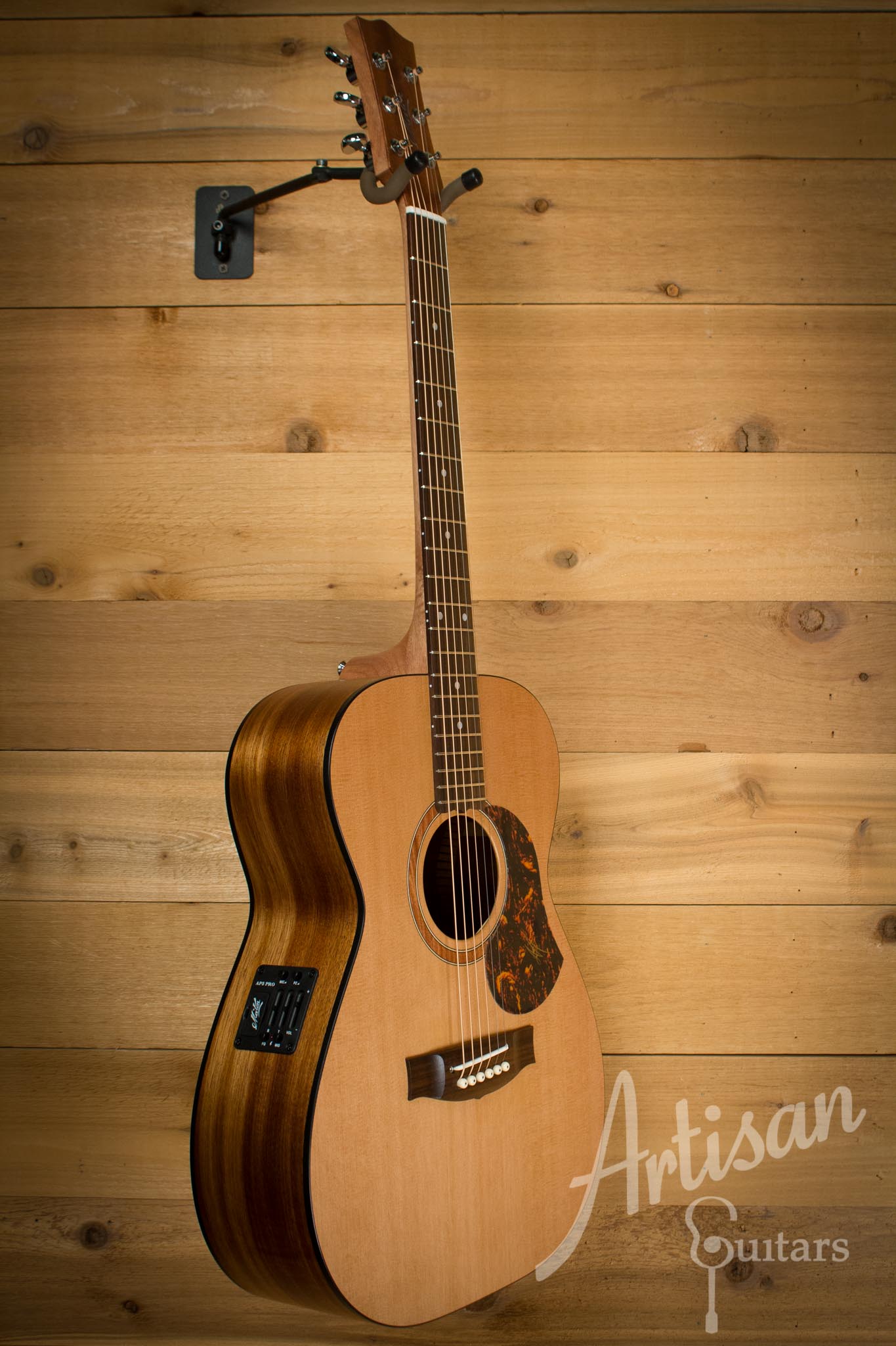 Maton SRS808 Guitar Western Red Cedar and Solid Blackwood AP5 Pro  ID-10123 - Artisan Guitars