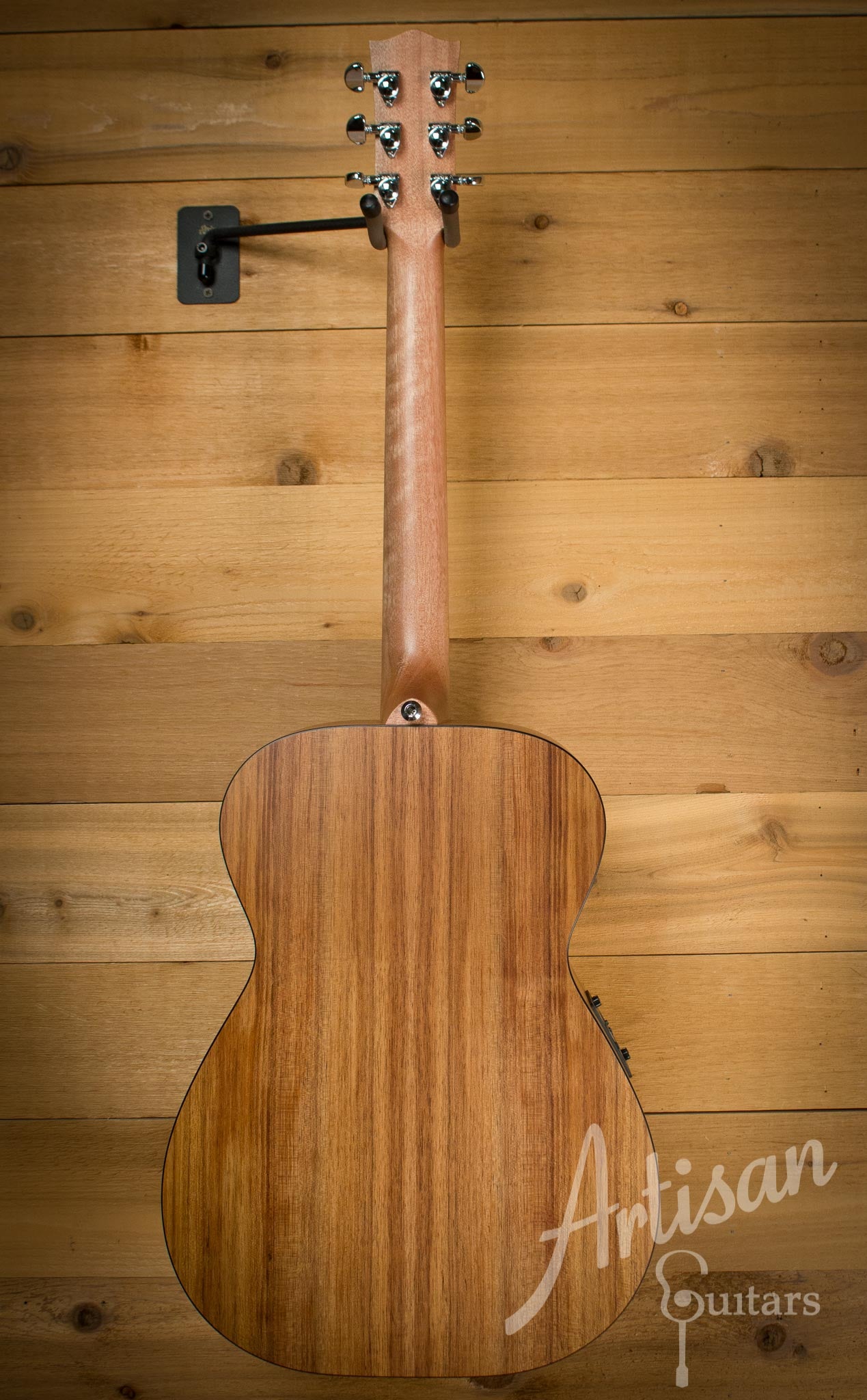Maton SRS808 Guitar Western Red Cedar and Solid Blackwood AP5 Pro  ID-10123 - Artisan Guitars