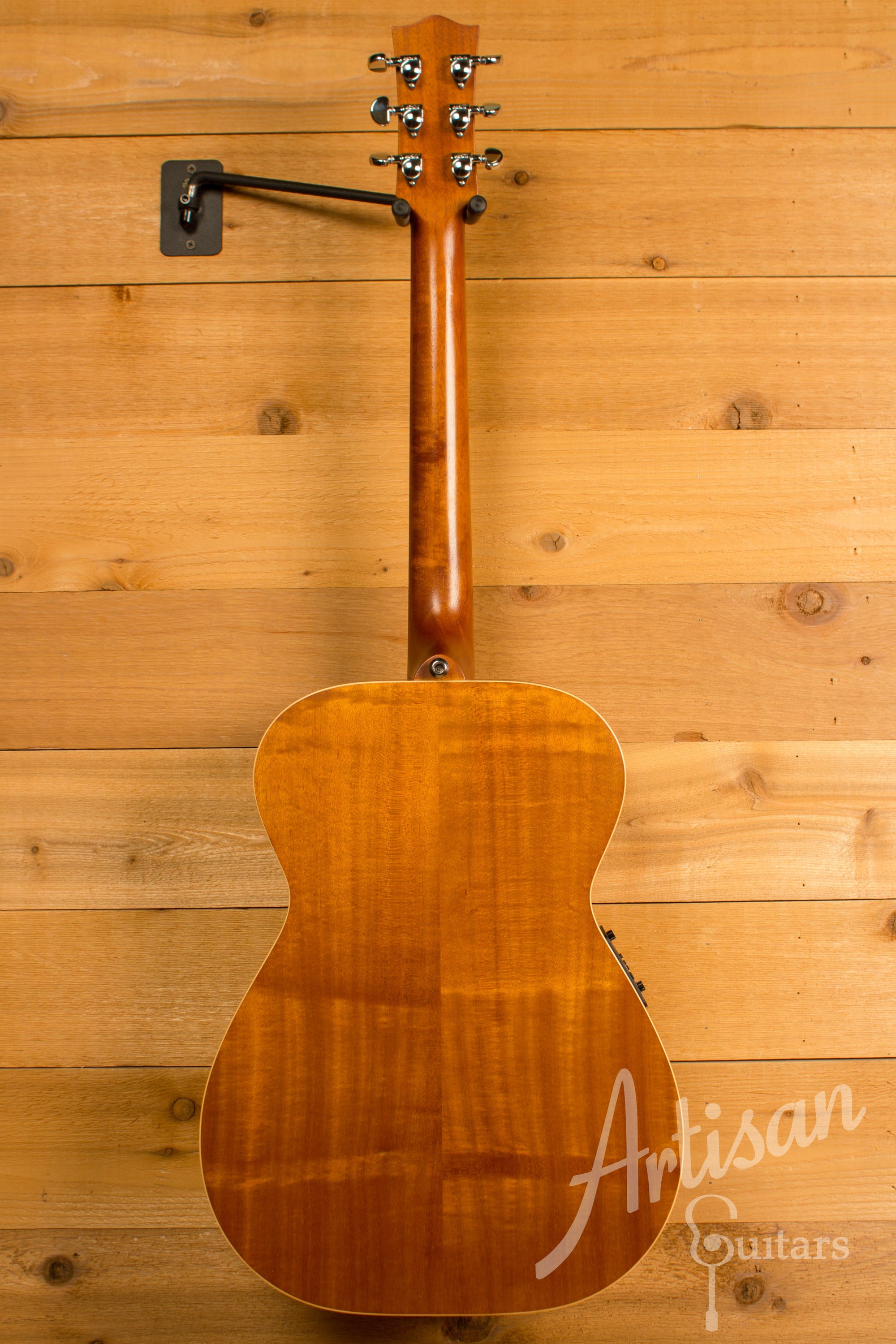 Maton EBG808TE Signature Sitka and Queensland Maple Signed by Tommy Emmanuel Pre-Owned 2014 ID-11306 - Artisan Guitars