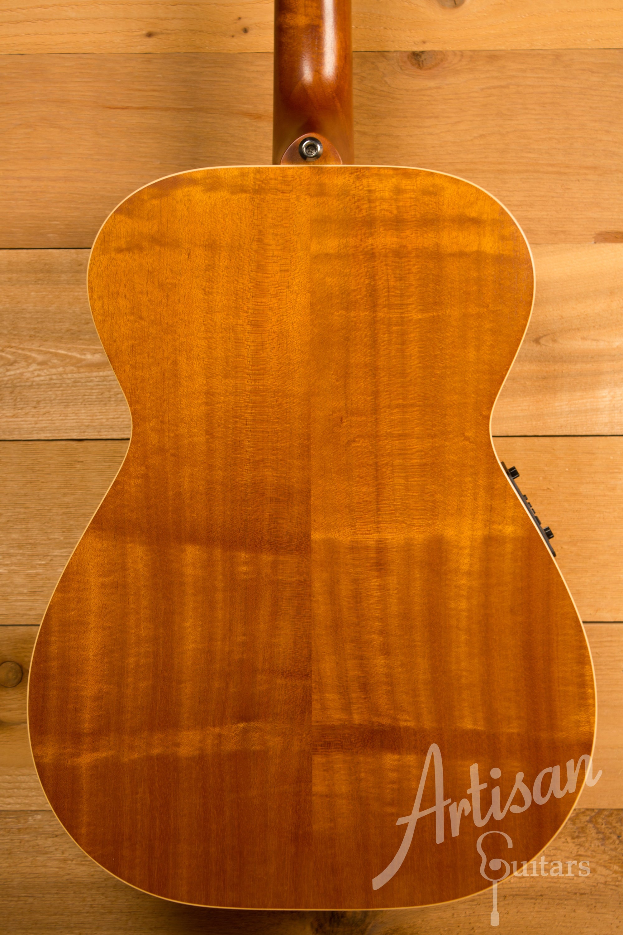 Maton EBG808TE Signature Sitka and Queensland Maple Signed by Tommy Emmanuel Pre-Owned 2014 ID-11306 - Artisan Guitars