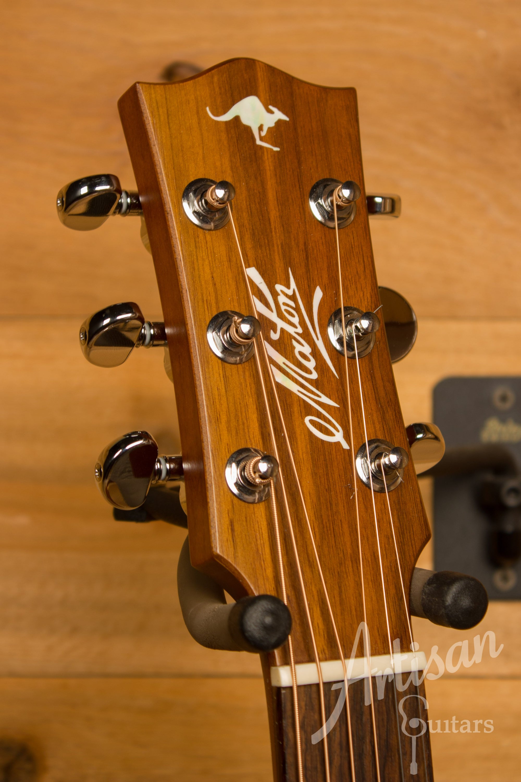 Maton EBG808TE Signature Sitka and Queensland Maple Signed by Tommy Emmanuel Pre-Owned 2014 ID-11306 - Artisan Guitars