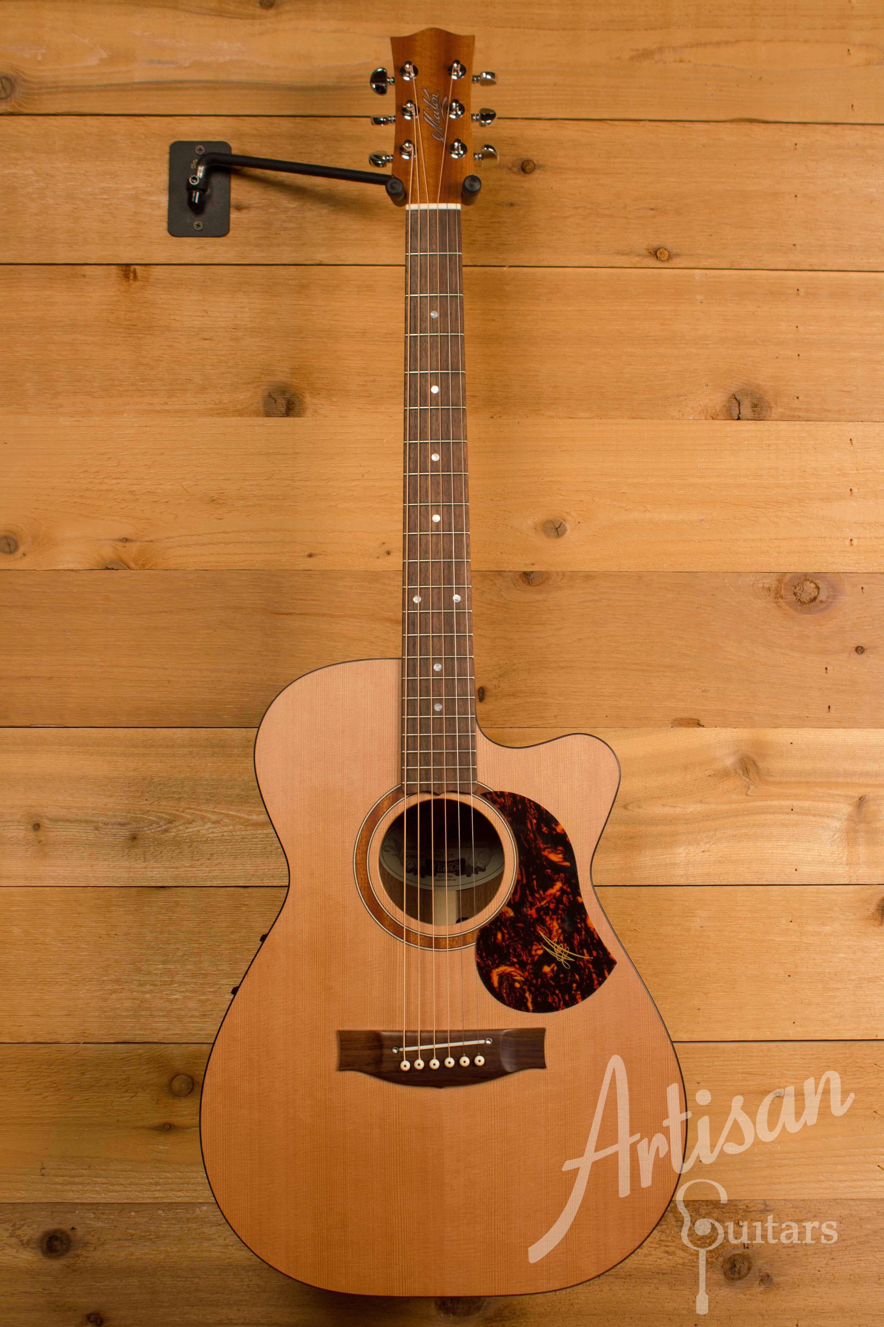 Maton SRS808C Guitar Western Red Cedar and Solid Blackwood Cutaway Pre-Owned 2016 ID-11308 - Artisan Guitars