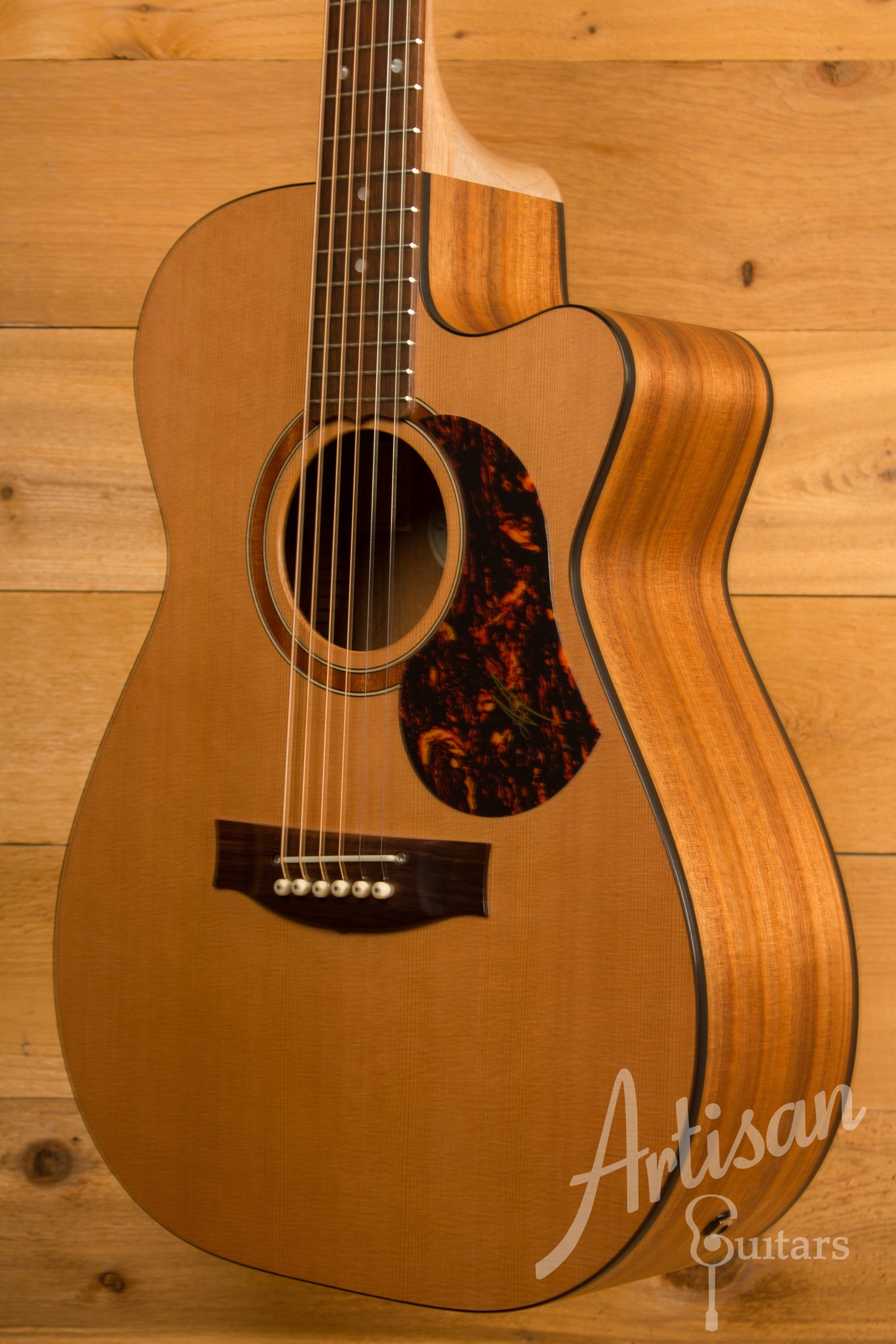 Maton SRS808C Guitar Western Red Cedar and Solid Blackwood Cutaway Pre-Owned 2016 ID-11308 - Artisan Guitars