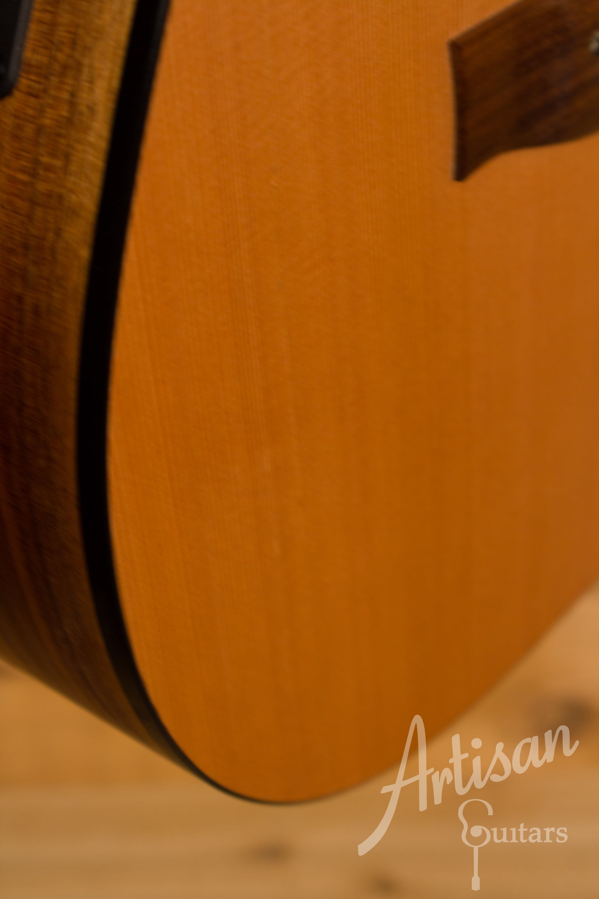 Maton SRS808C Guitar Western Red Cedar and Solid Blackwood Cutaway Pre-Owned 2016 ID-11308 - Artisan Guitars