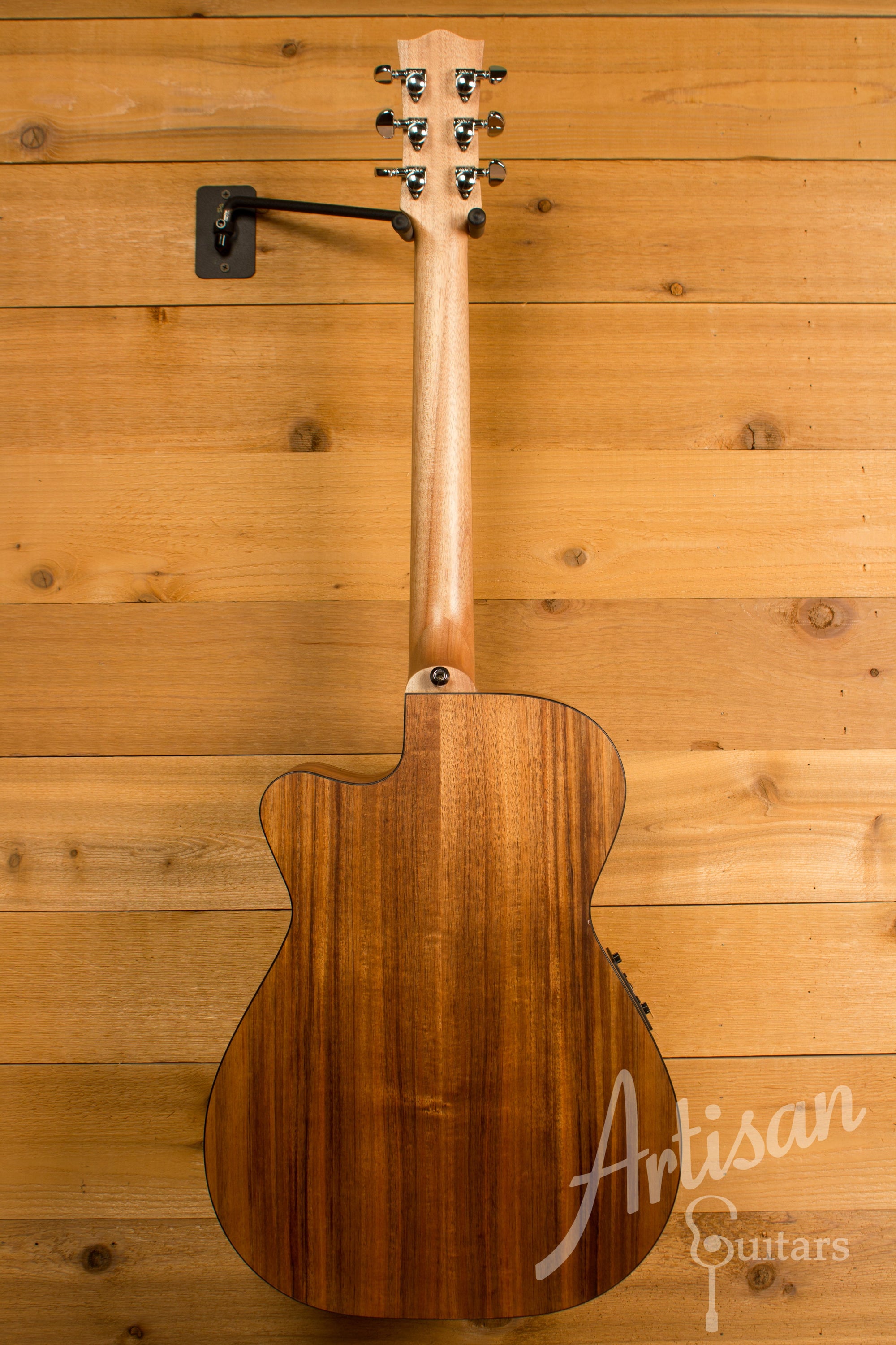Maton SRS808C Guitar Western Red Cedar and Solid Blackwood Cutaway Pre-Owned 2016 ID-11308 - Artisan Guitars