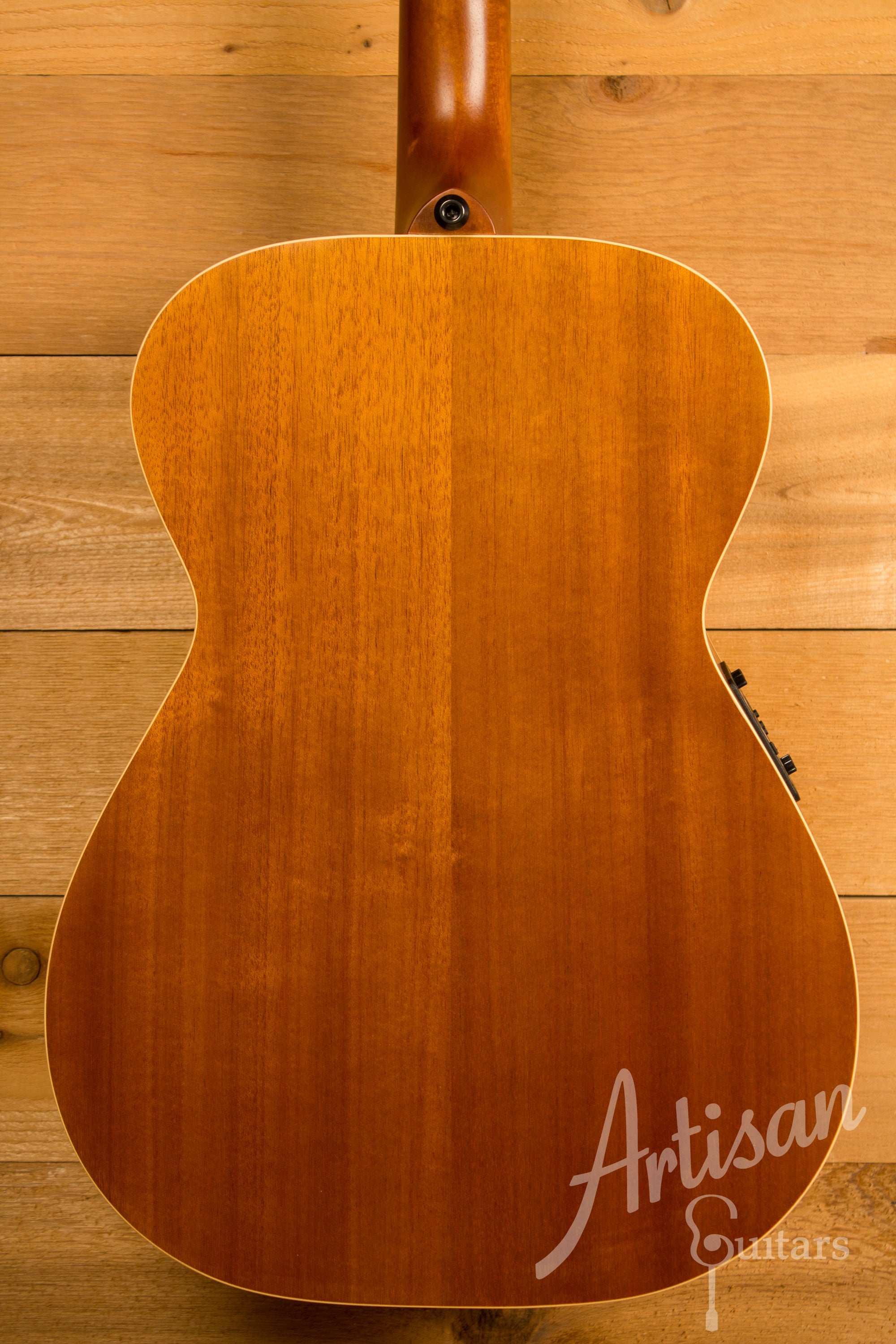 Maton EBG808TE Tommy Emmaunel Signature Sitka and Queensland Maple Pre-Owned 2013 ID-11309 - Artisan Guitars