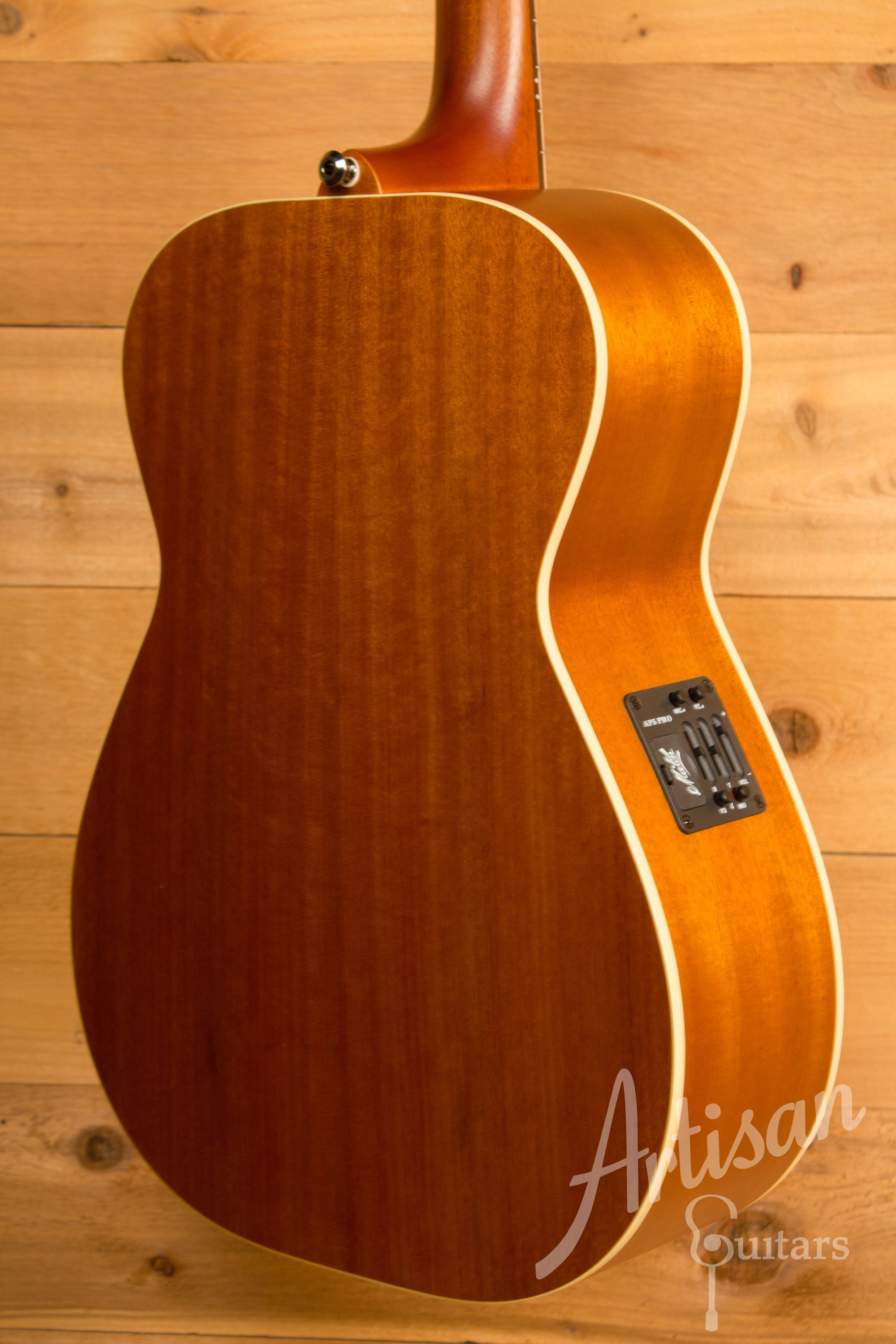 Maton EBG 808 TE Tommy Emmanuel Signature Guitar ID-11317 - Artisan Guitars