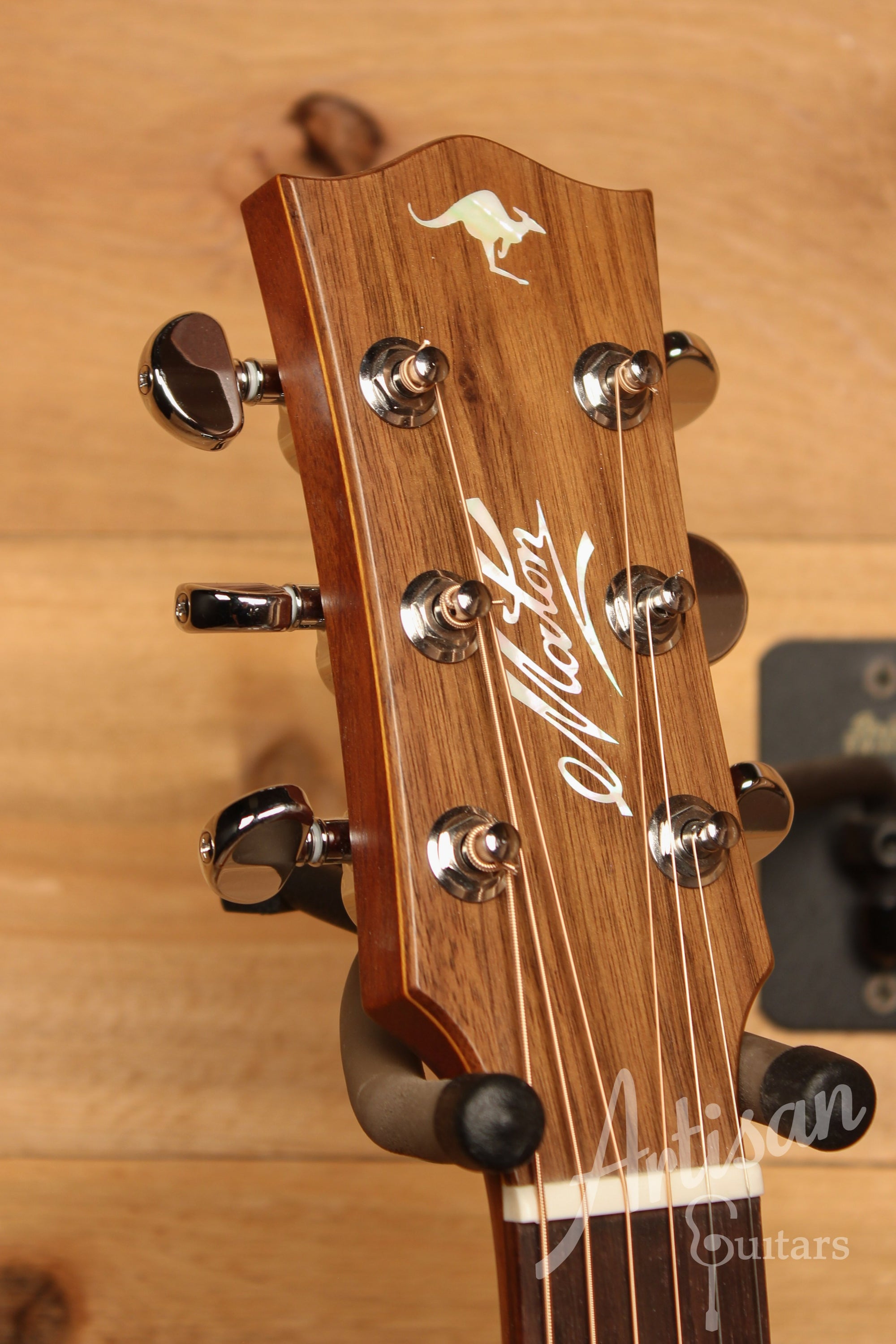 Maton EBG 808 TE Tommy Emmanuel Signature Guitar ID-11328 - Artisan Guitars