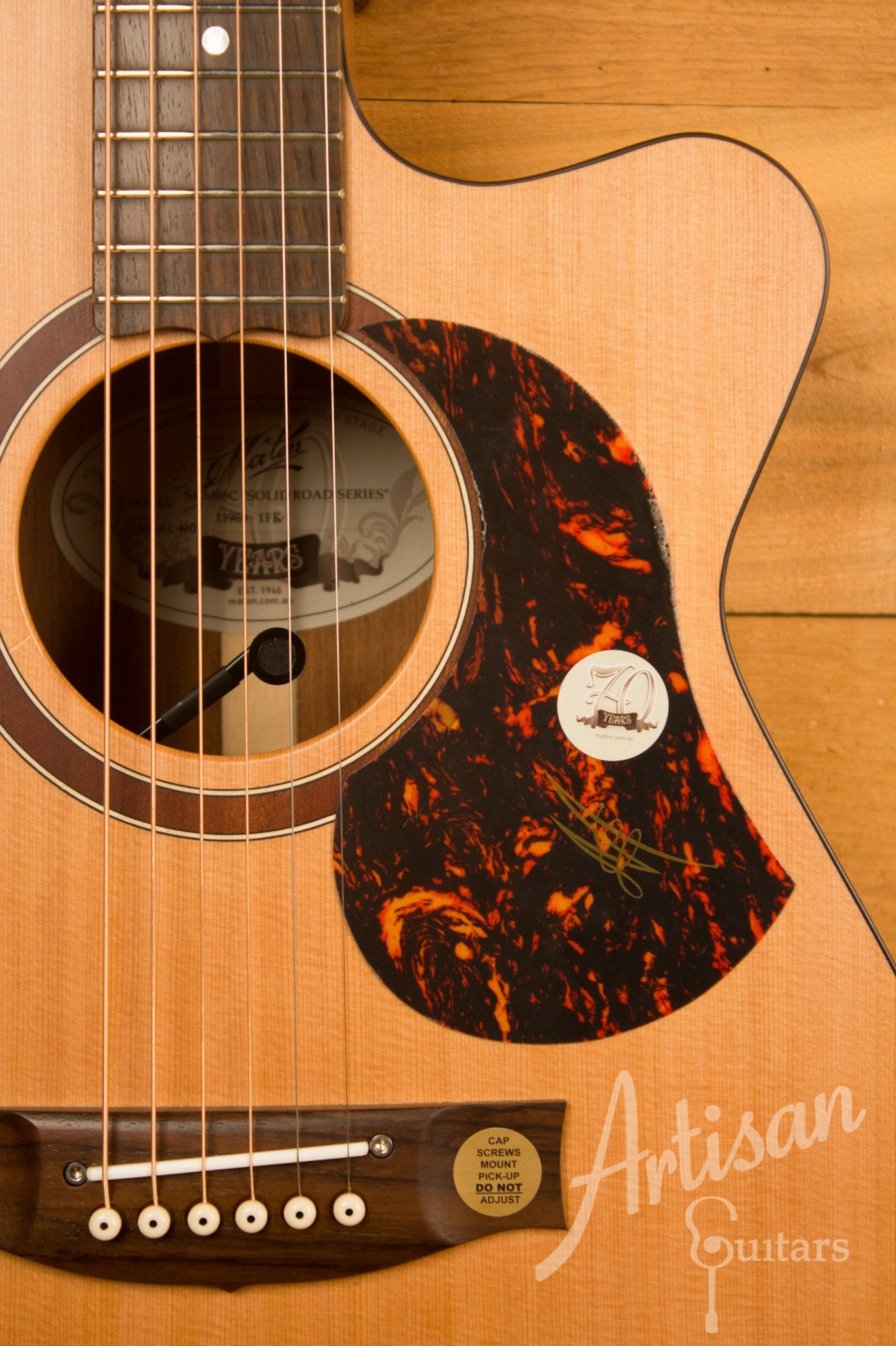 Maton SRS808C Guitar Western Red Cedar and Solid Blackwood Cutaway ID-11577 - Artisan Guitars