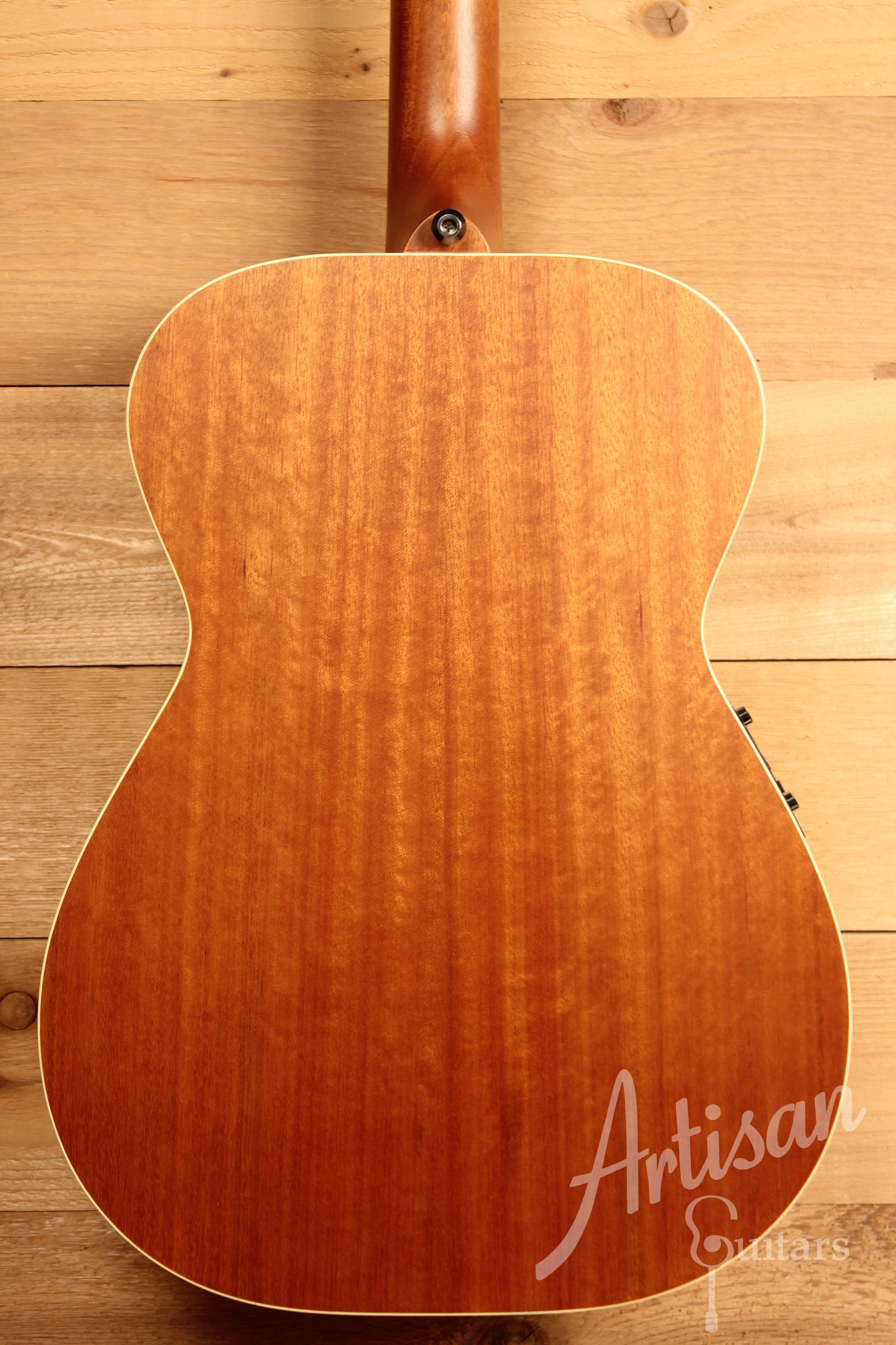 Maton EBG 808 TE Tommy Emmanuel Signature Guitar ID-11329 - Artisan Guitars