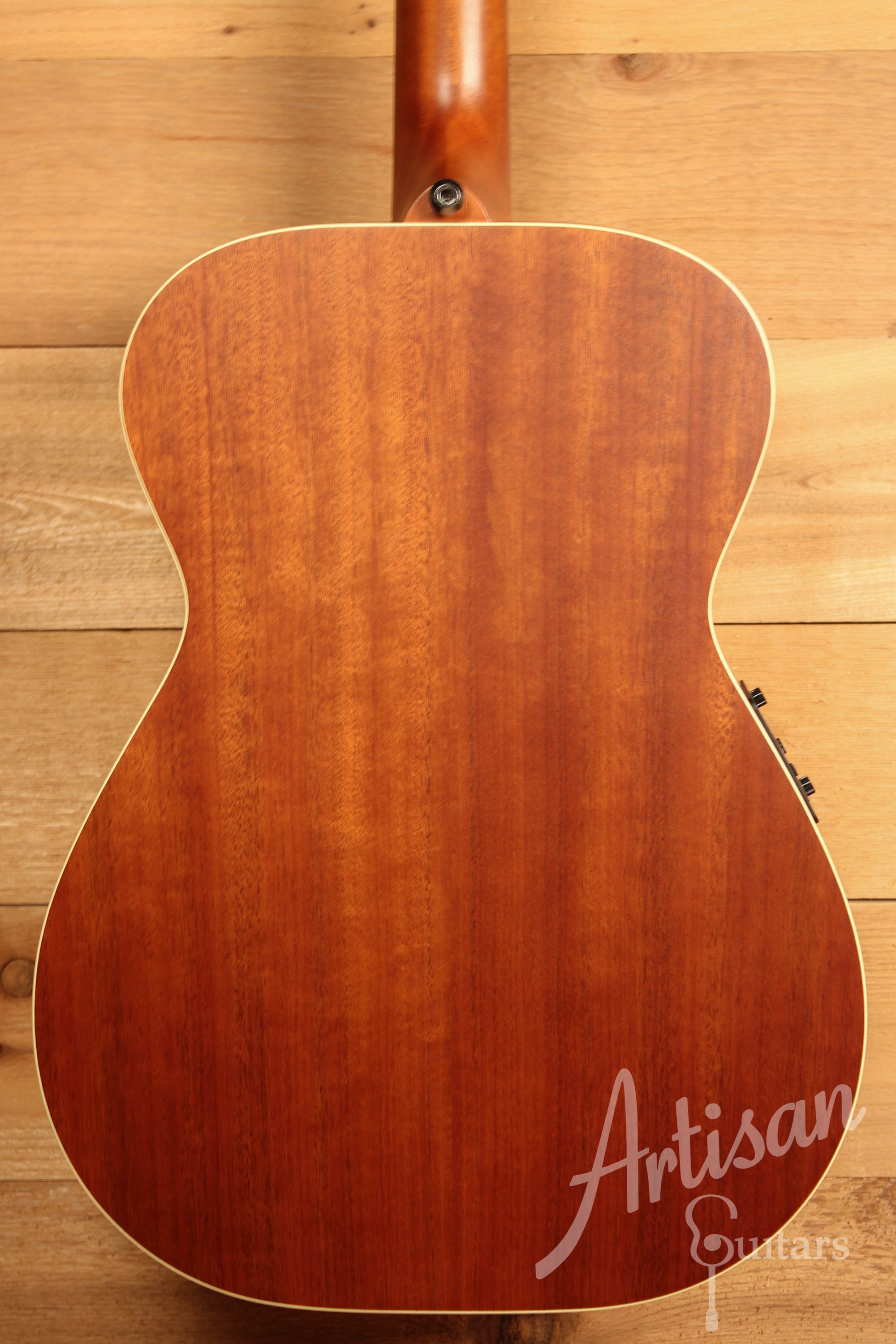 Maton EBG 808 TE Tommy Emmanuel Signature Guitar ID-11330 - Artisan Guitars