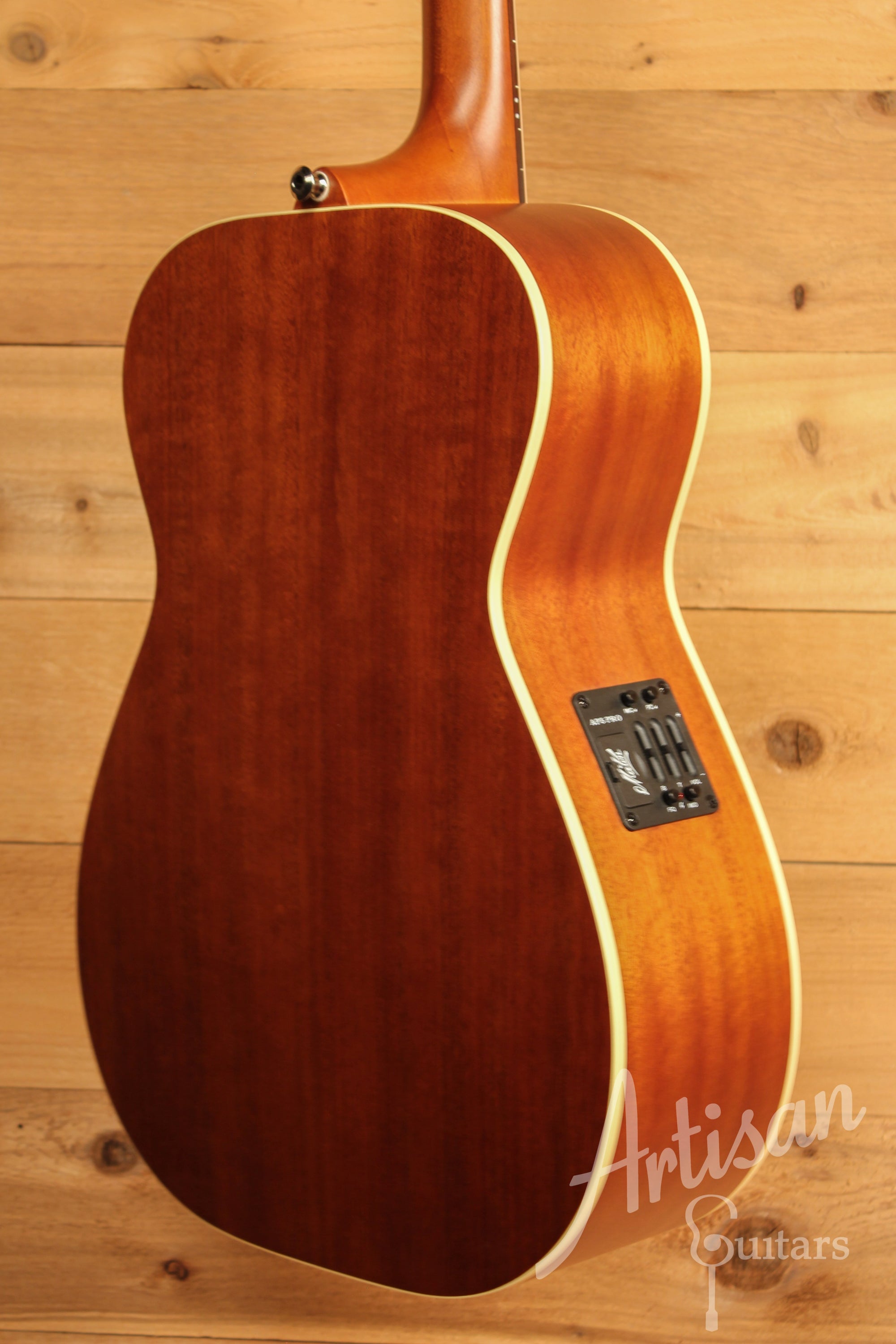 Maton EBG 808 TE Tommy Emmanuel Signature Guitar ID-11330 - Artisan Guitars