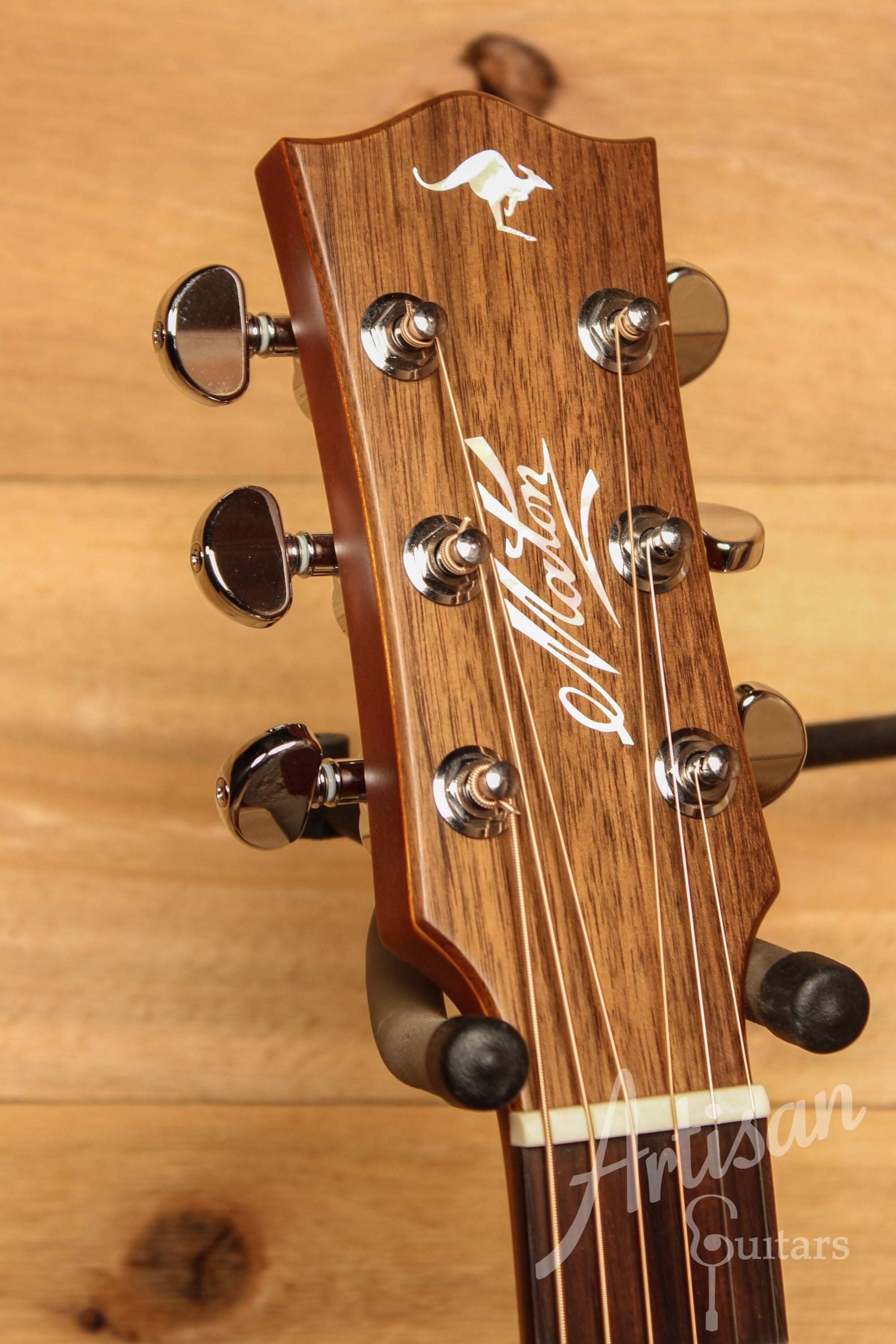 Maton EBG 808 TE Tommy Emmanuel Signature Guitar ID-11330 - Artisan Guitars