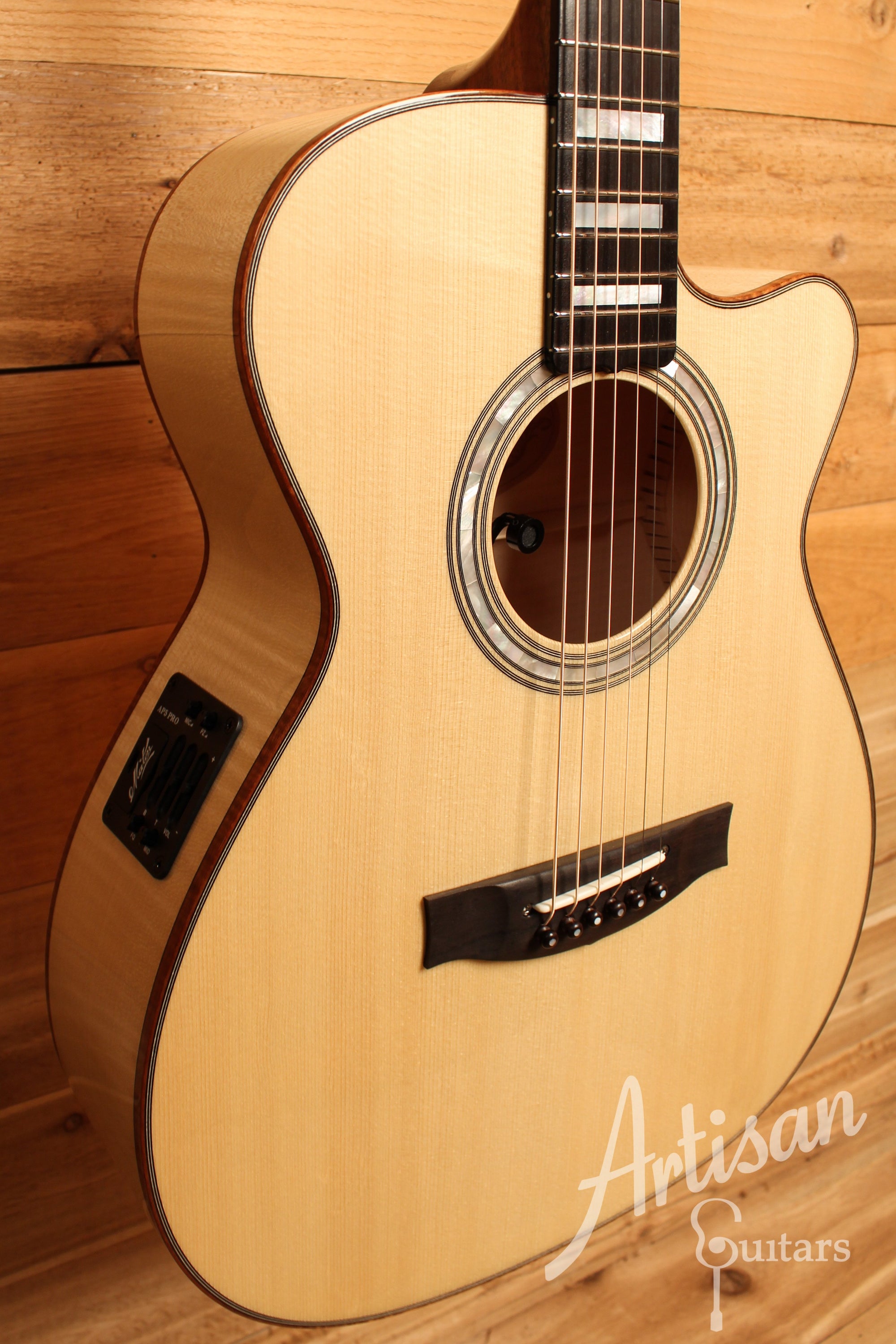 Maton Custom Shop Traditional w/ Flamed Rock Maple  ID-12206 - Artisan Guitars