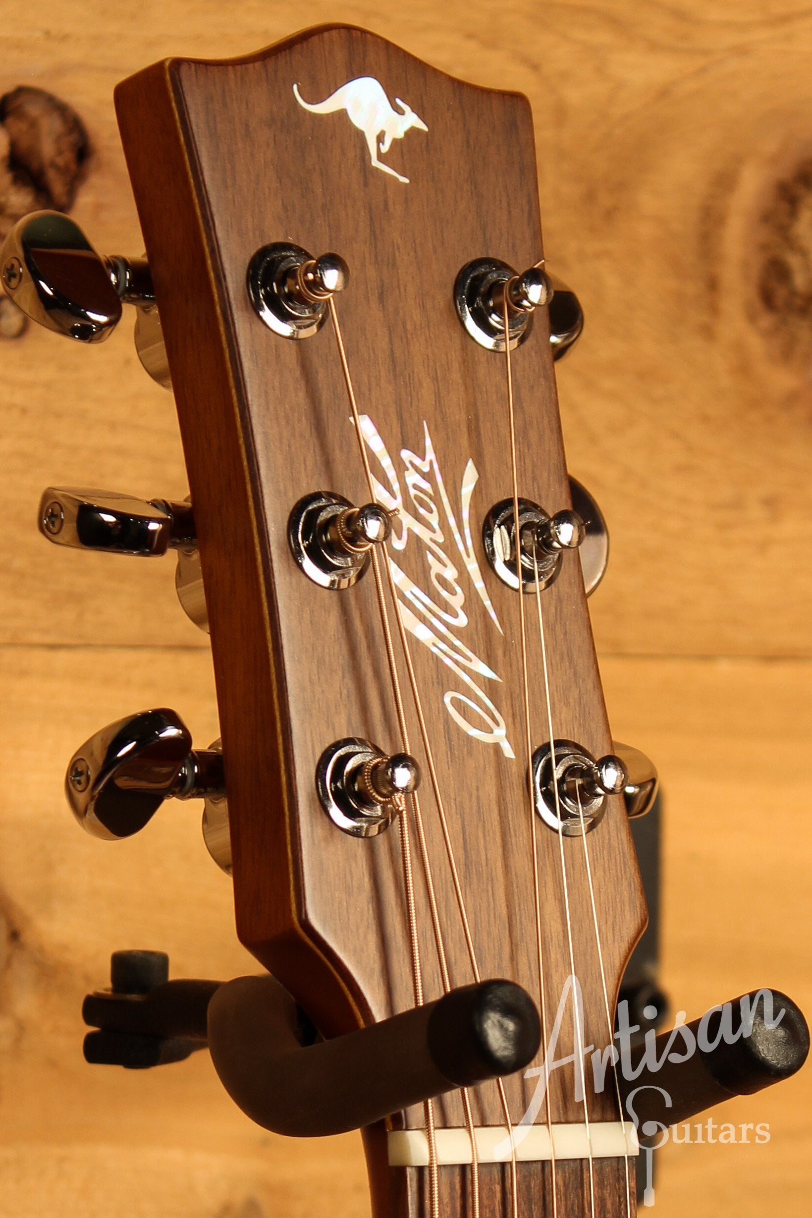 Maton EBG 808 TE Tommy Emmanuel Signature Guitar ID-12208 - Artisan Guitars