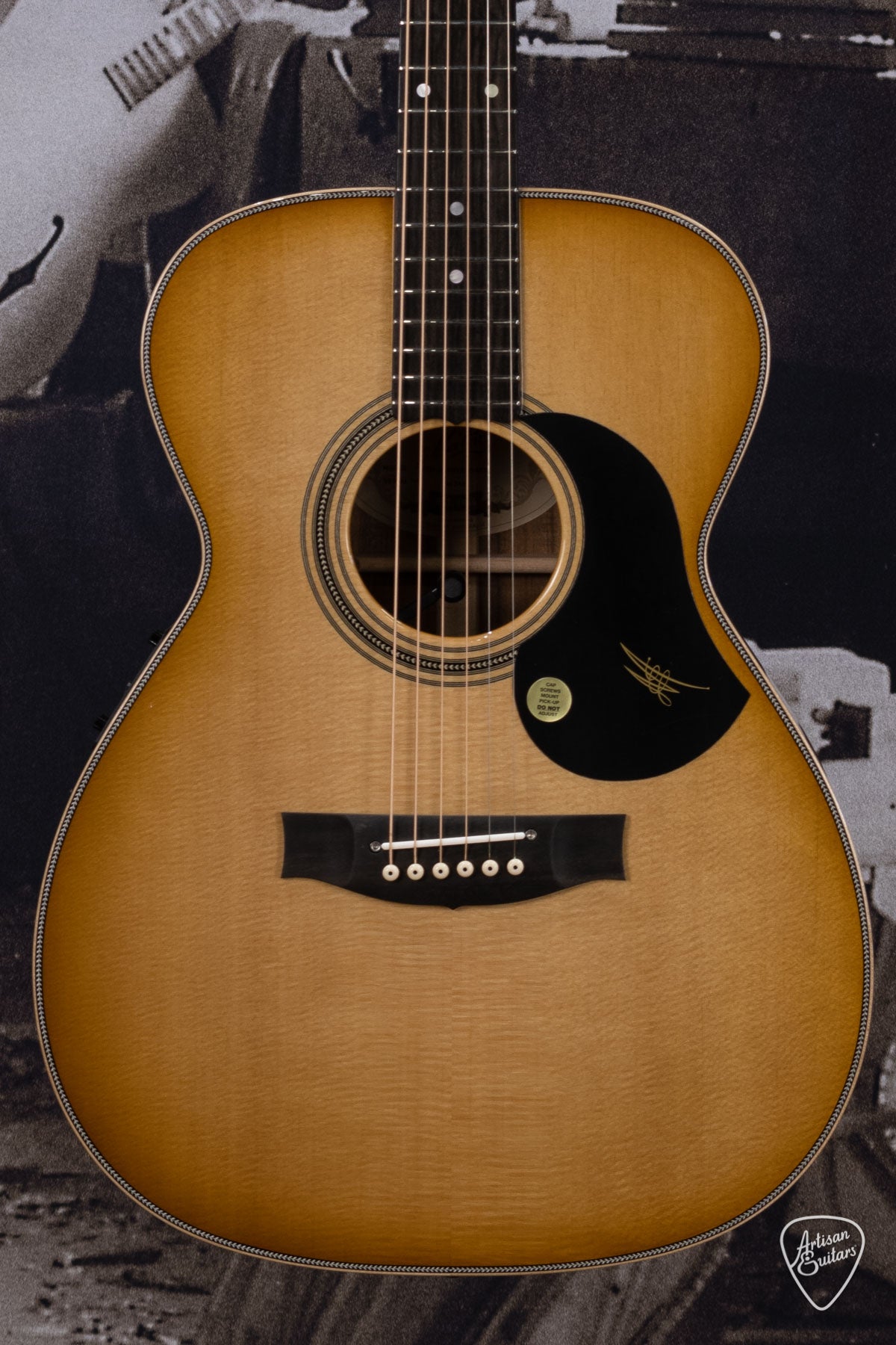 Maton 75th Diamond Edition - front
