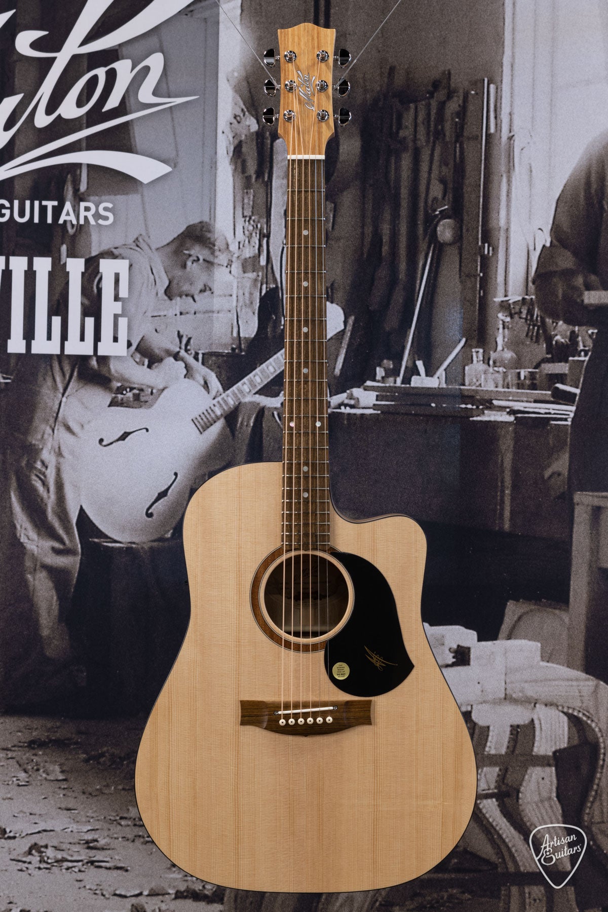 Maton Guitars Solid Road Series SRS-60C Dreadnought - 16197