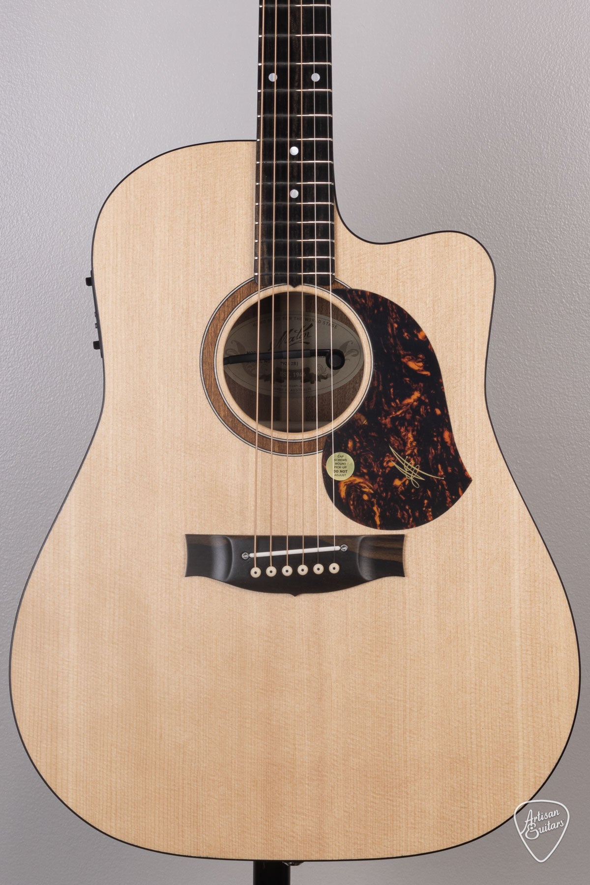 Maton Guitars Solid Road Series SRS-70C Dreadnought - 16479