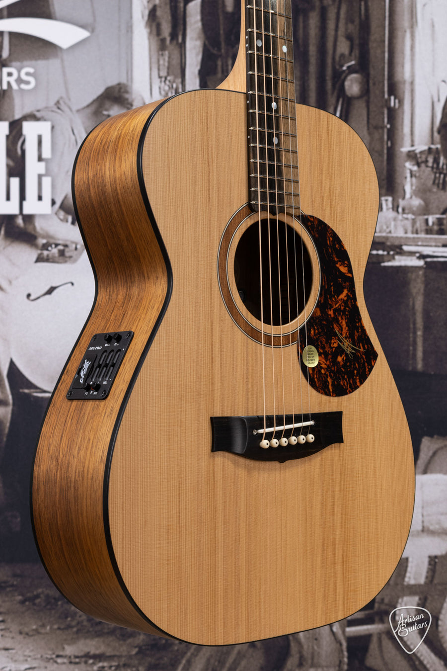 Maton Guitars Solid Road Series SRS-808 - 16341