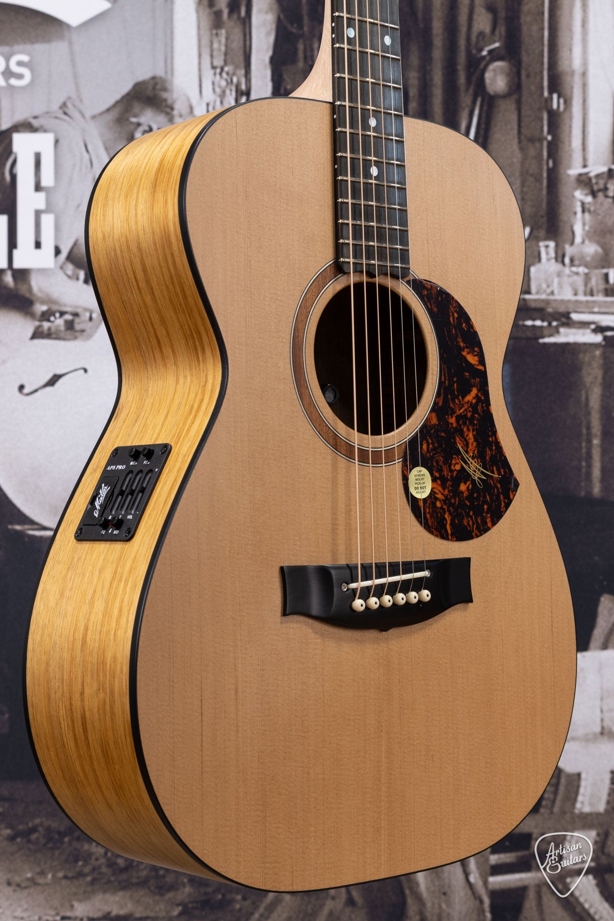 Maton Guitars Solid Road Series SRS-808 - 16340
