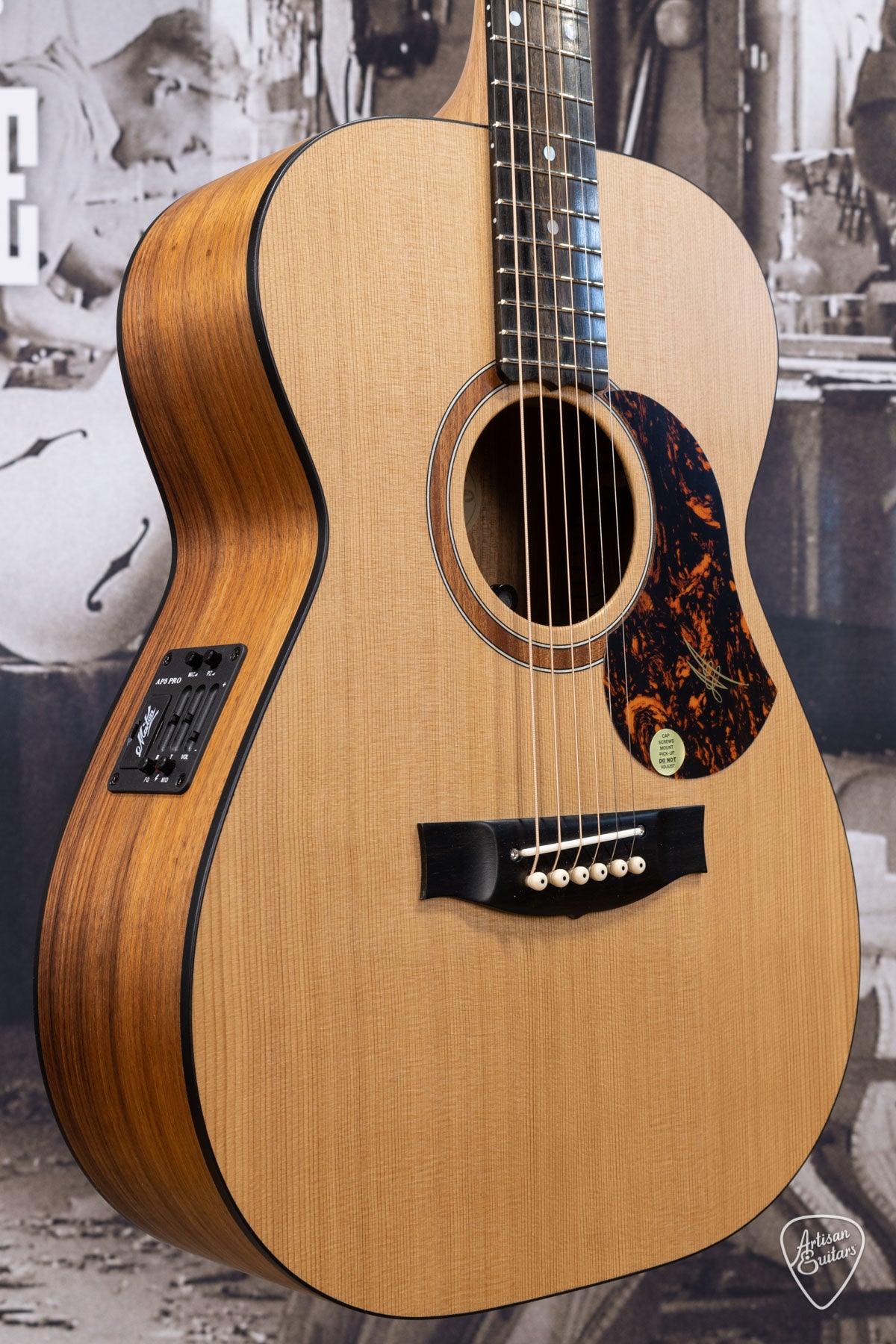 Maton Guitars Solid Road Series SRS-808 - 16352