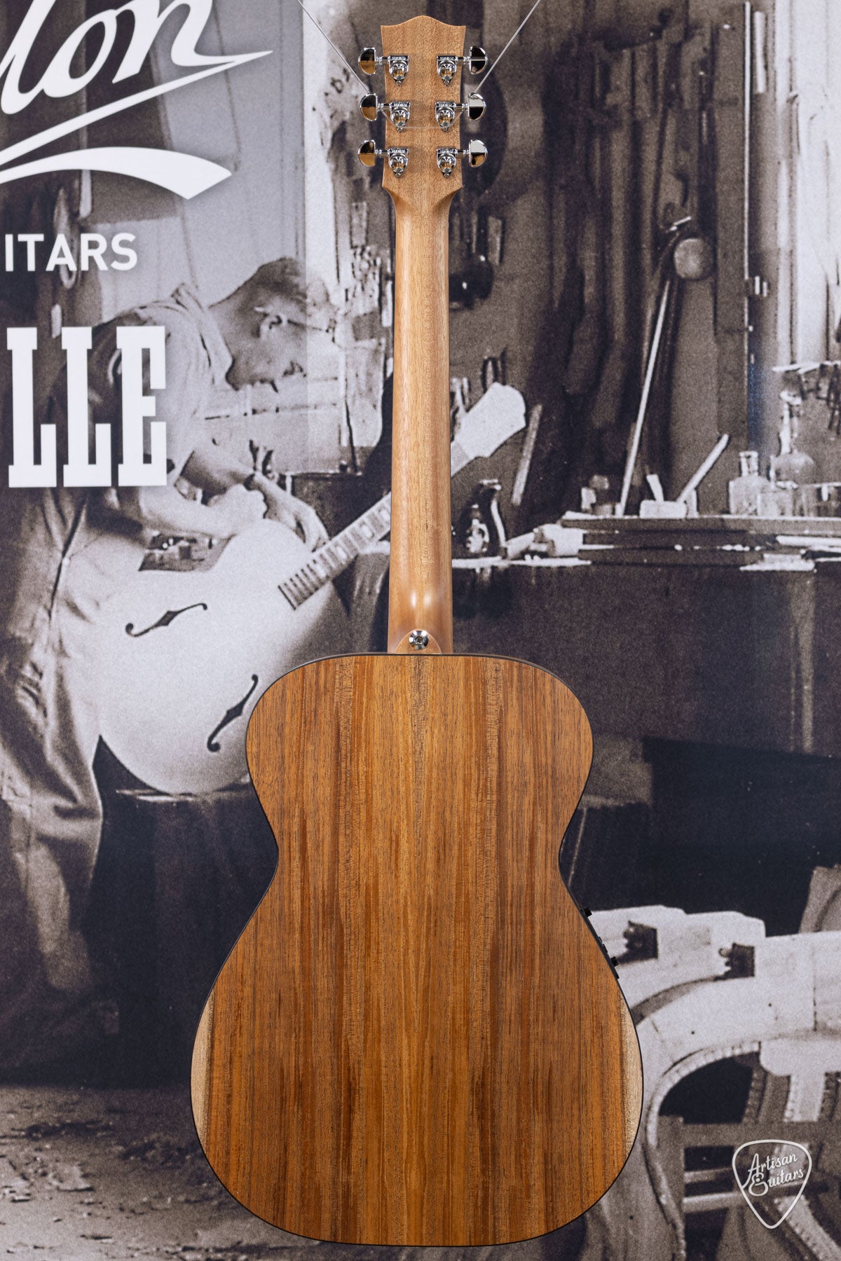 Maton Guitars Solid Road Series SRS-808 - 16352