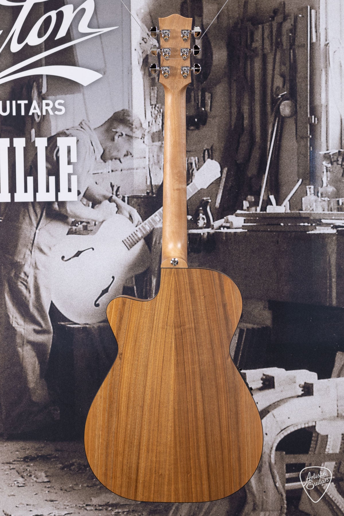 Maton Guitars Solid Road Series SRS-808C - 16342