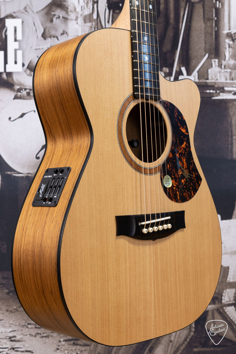 Maton Guitars Solid Road Series SRS-808C - 16342