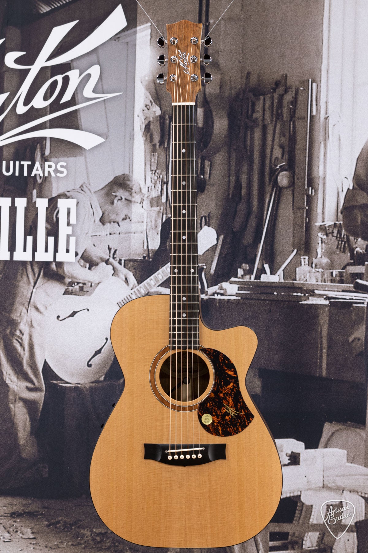 Maton Guitars Solid Road Series SRS-808C - 16344