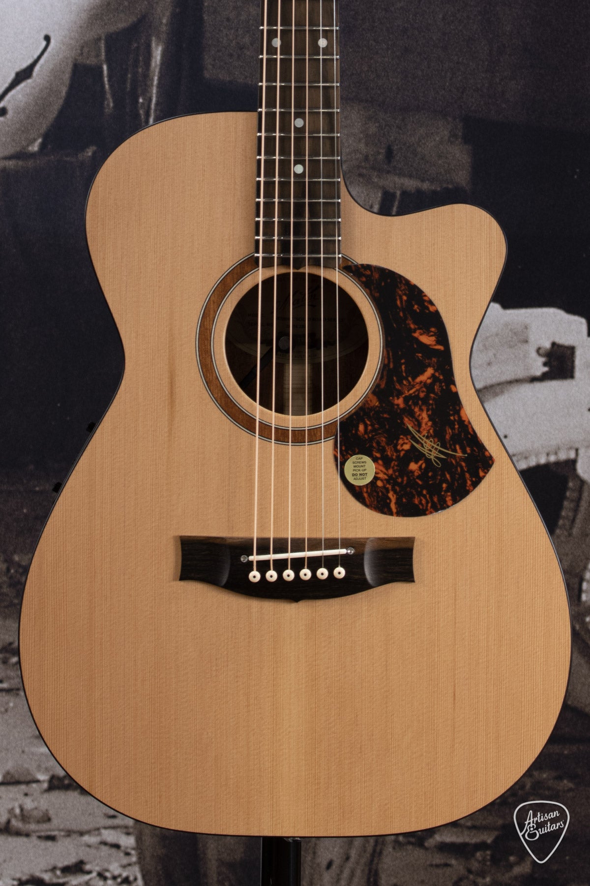 Maton Guitars Solid Road Series SRS-808C Cutaway - 16392