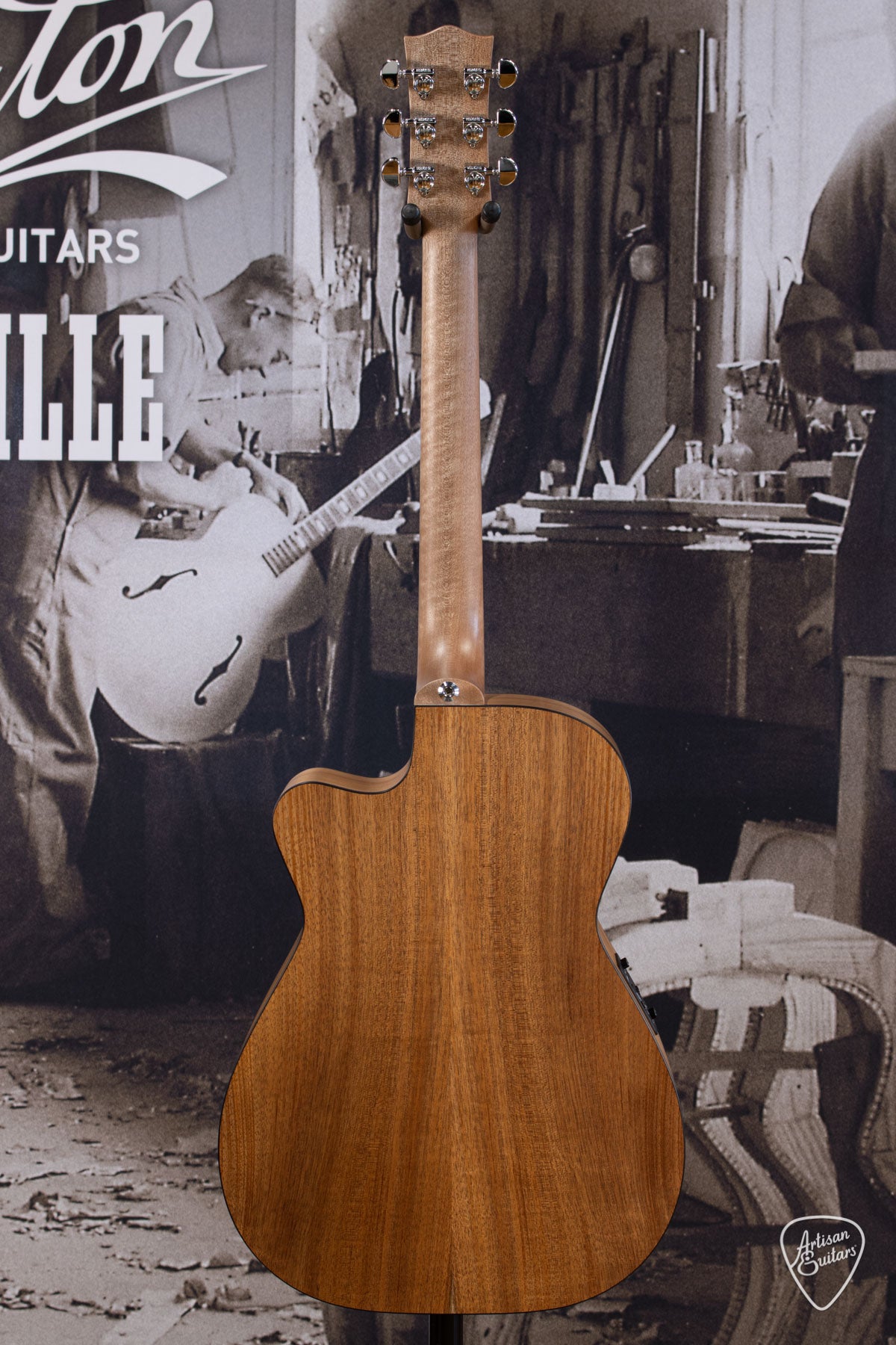 Maton Guitars Solid Road Series SRS-808C Cutaway - 16392