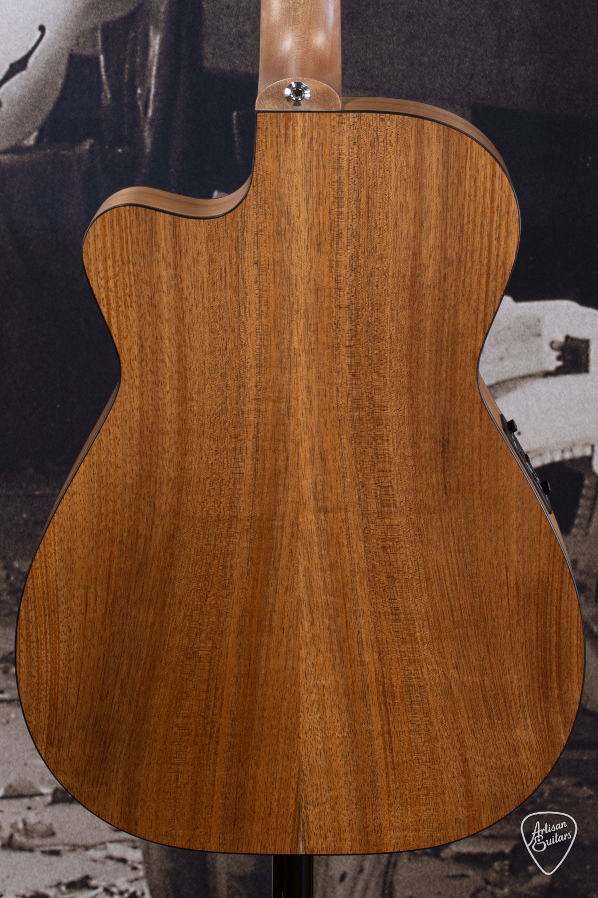 Maton Guitars Solid Road Series SRS-808C Cutaway - 16392