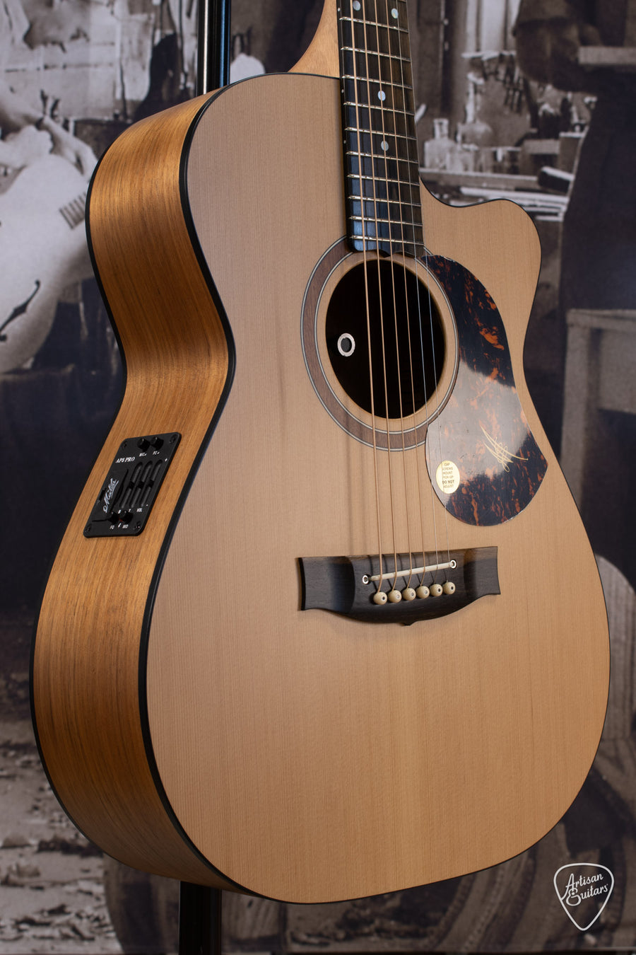 Maton Guitars Solid Road Series SRS-808C Cutaway - 16392