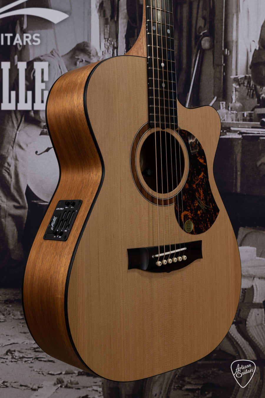 Maton Guitars Solid Road Series SRS-808C Cutaway - 16390