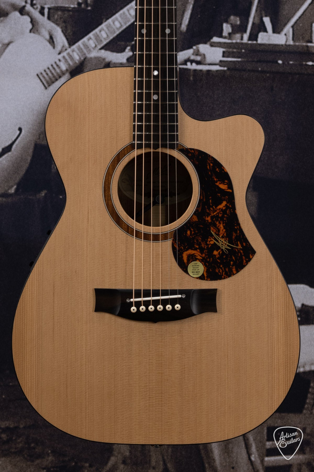Maton Guitars Solid Road Series SRS-808C Cutaway - 16390