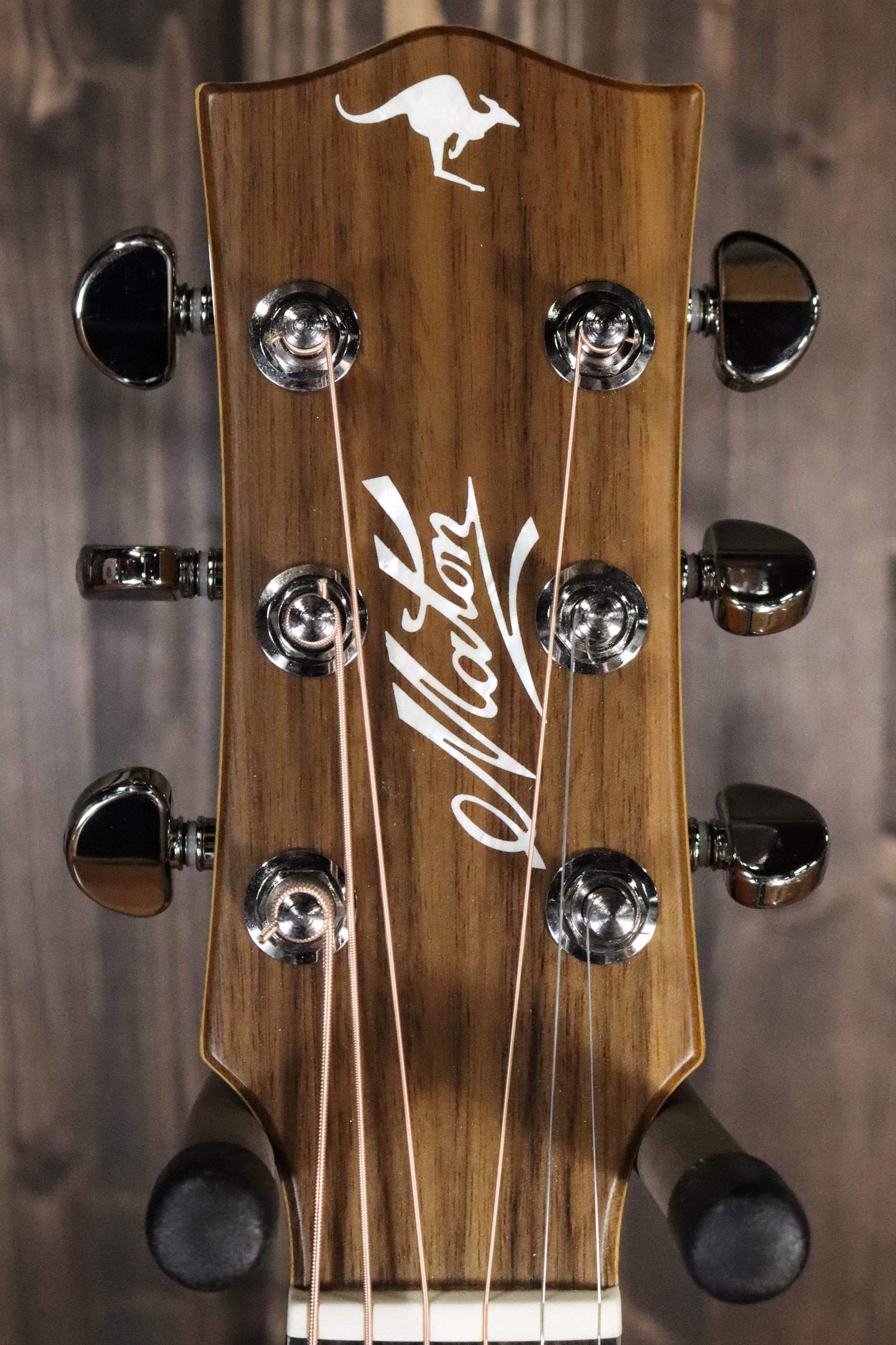Maton Guitars EBG 808C TE Tommy Emmanuel Signature Cutaway ID-14780 - Artisan Guitars