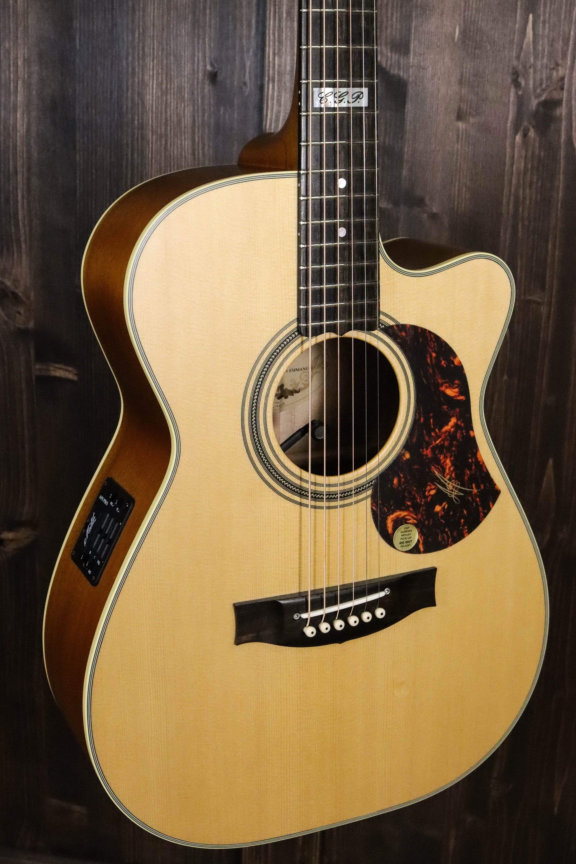 Maton Guitars EBG 808C TE Tommy Emmanuel Signature Cutaway ID-14780 - Artisan Guitars