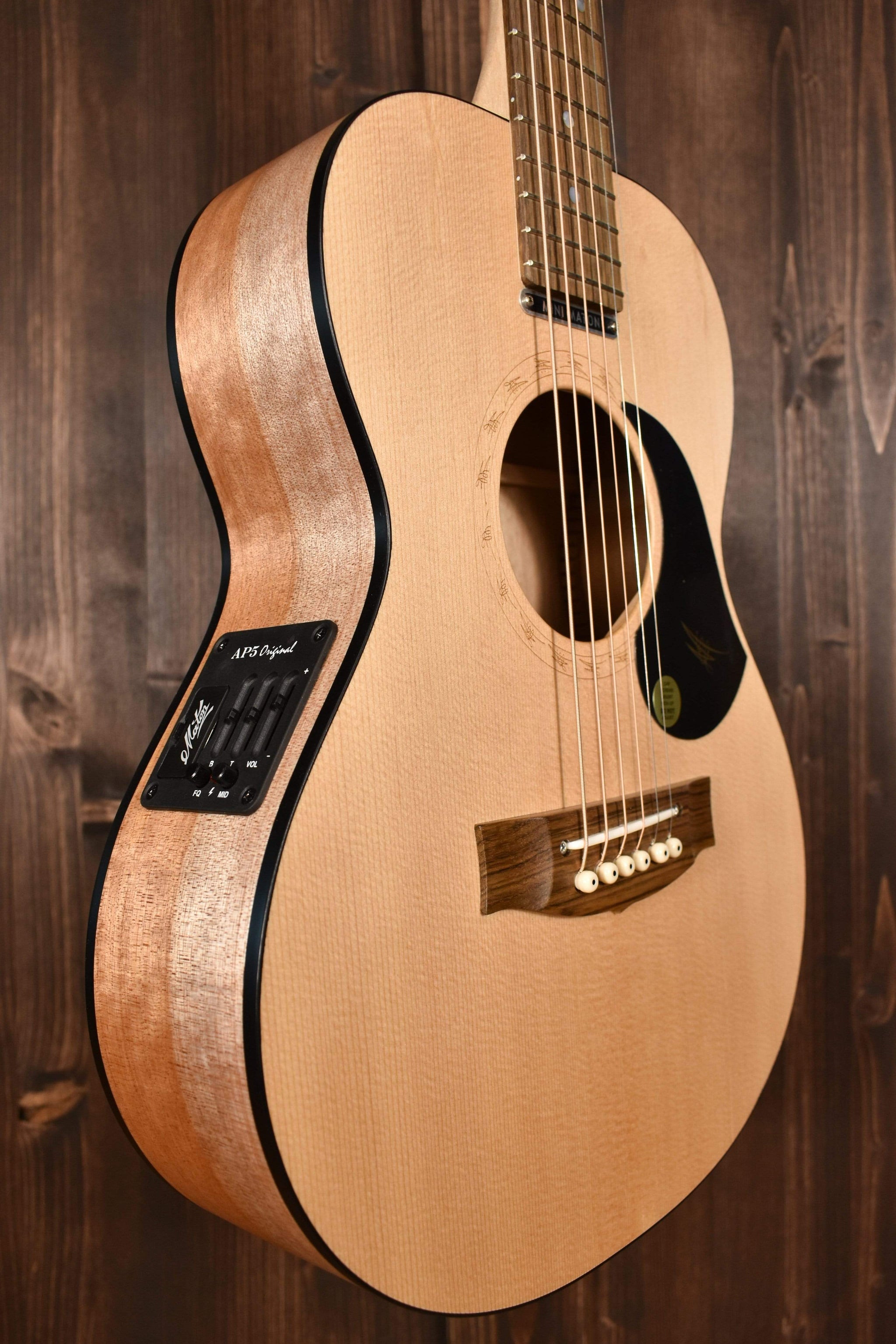 Maton Guitars EM6 Mini - 14572 - Artisan Guitars