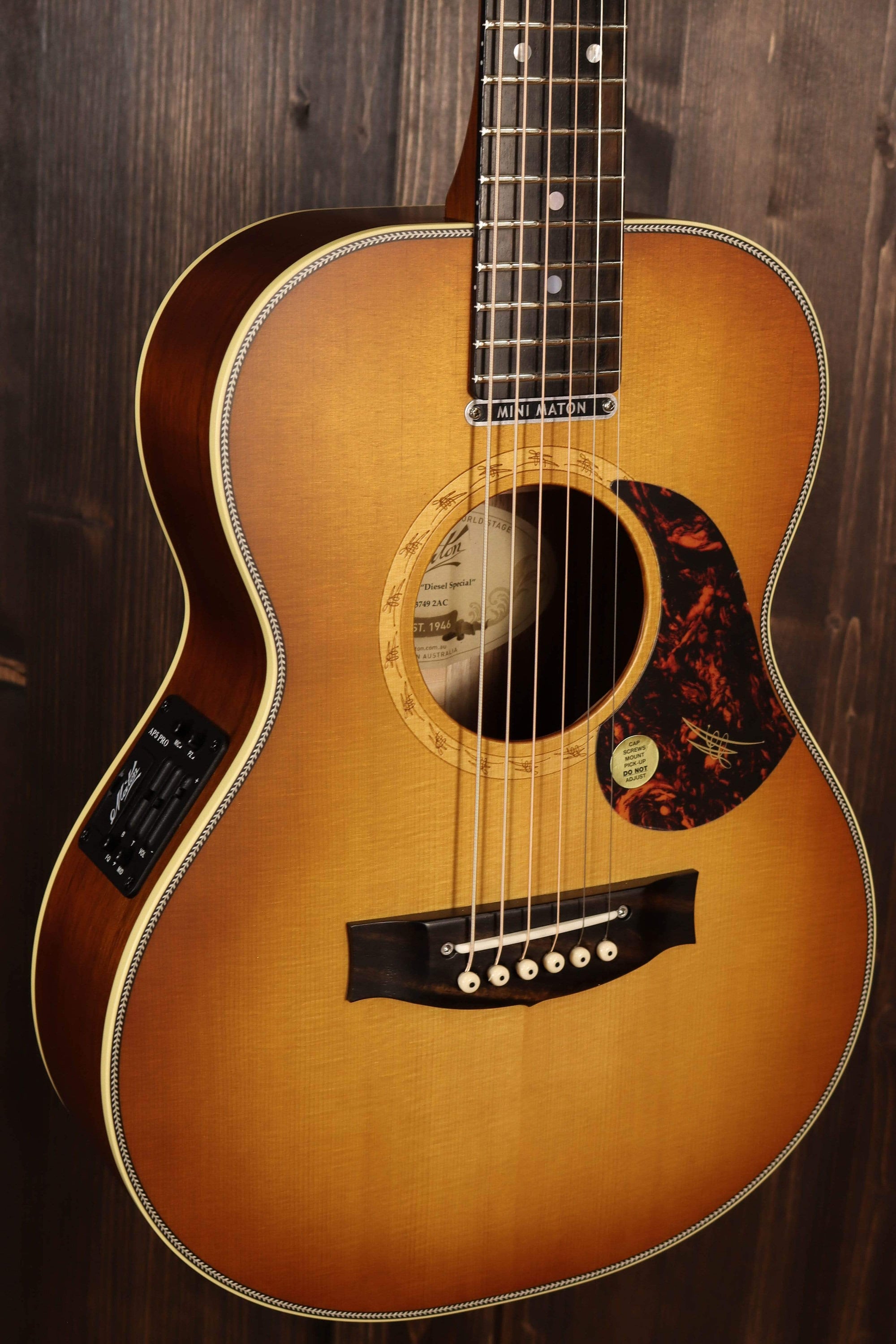 Maton Guitars EMD6 Mini Diesel - 14227 - Artisan Guitars
