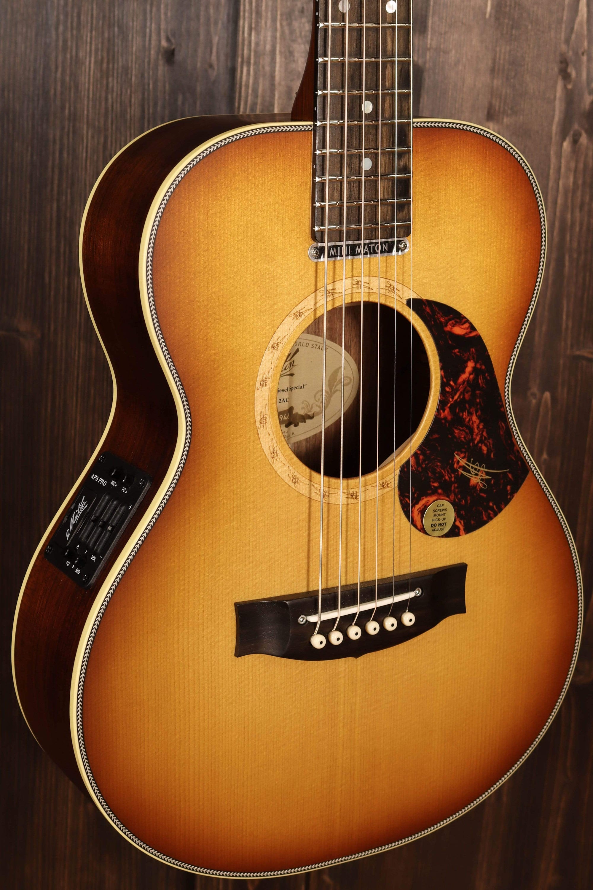Maton Guitars EMD-6 Mini Diesel - 14334 - Artisan Guitars