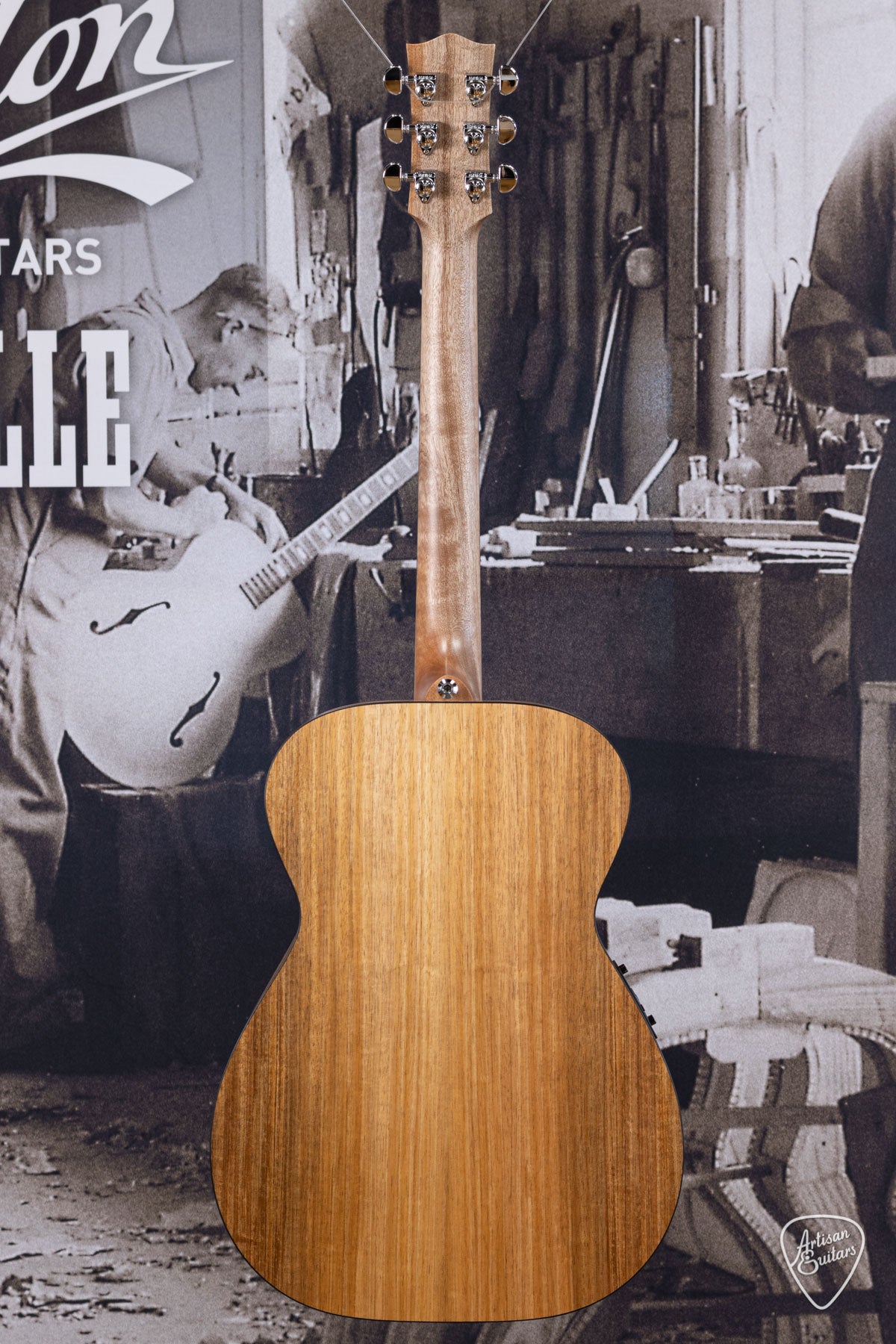 Maton Guitars Solid Road Series SRS-808 - 16302