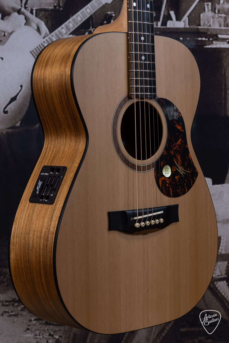 Maton Guitars Solid Road Series SRS-808 - 16303