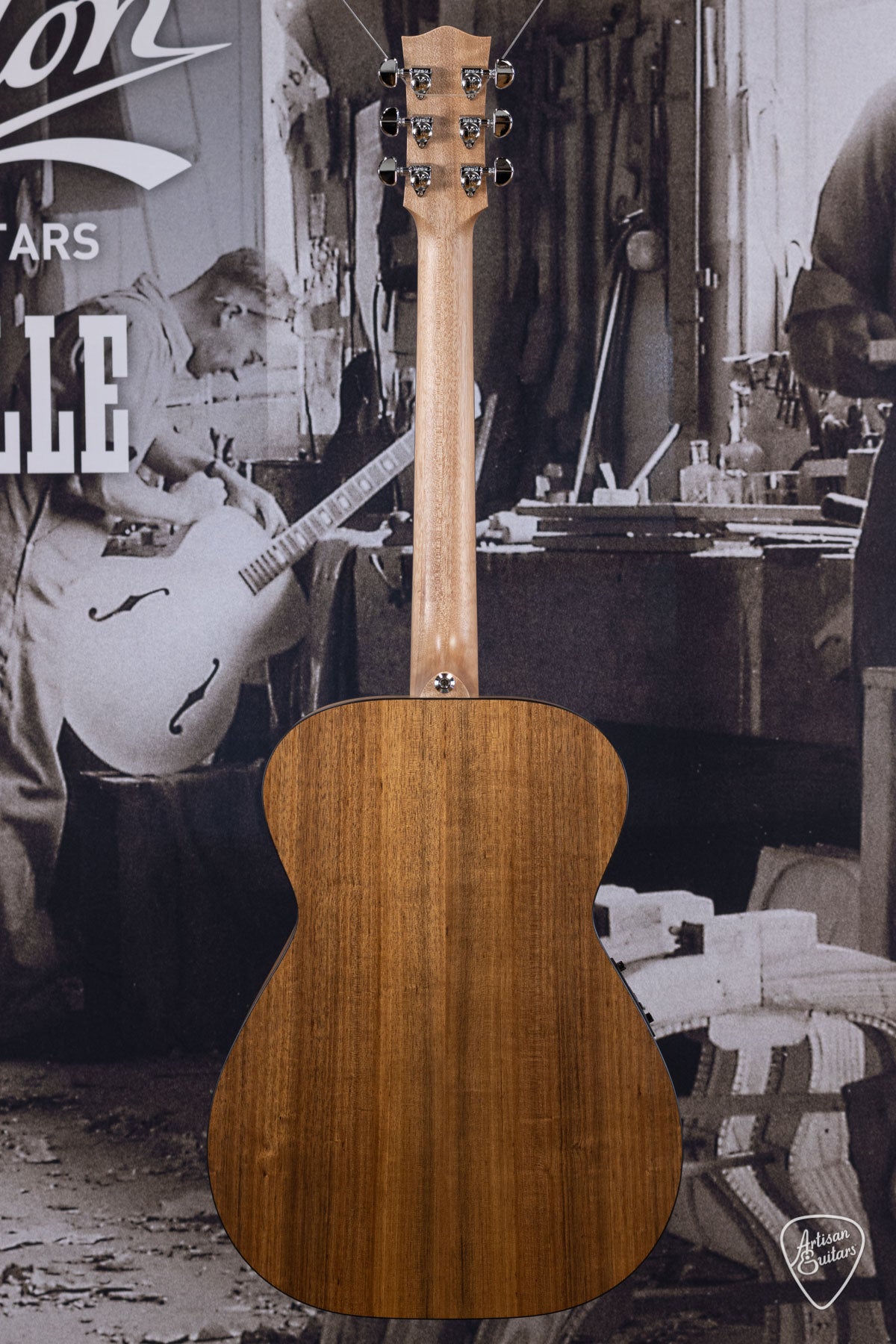 Maton Guitars Solid Road Series SRS-808 - 16303