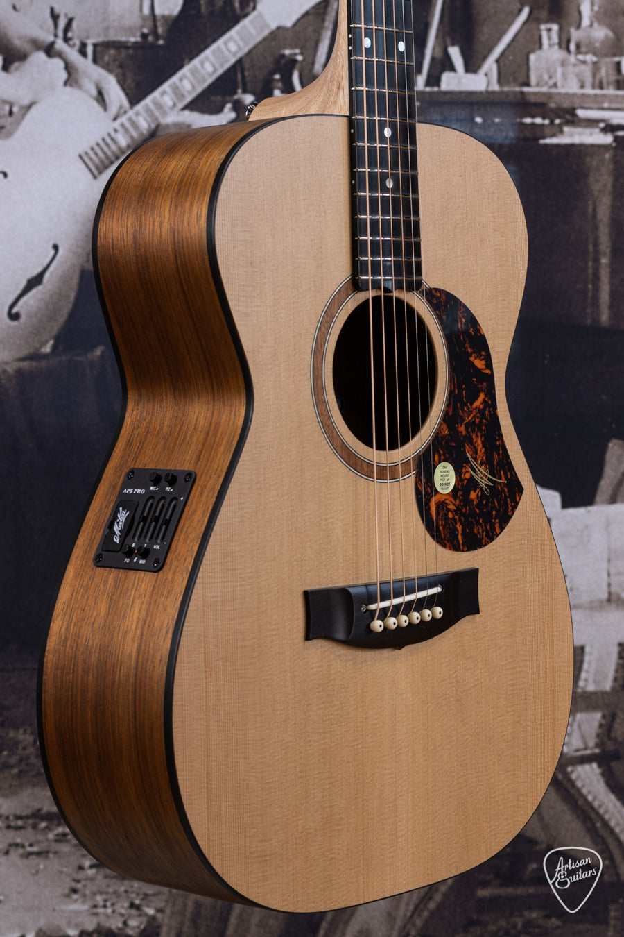 Maton Guitars Solid Road Series SRS-808 - 16305