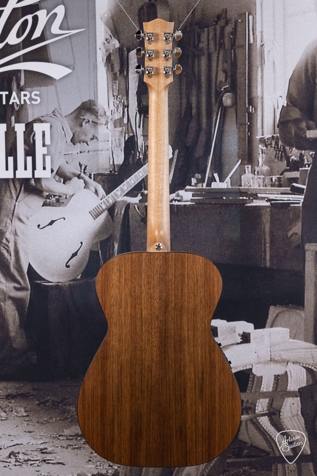 Maton Guitars Solid Road Series SRS-808 - 16305