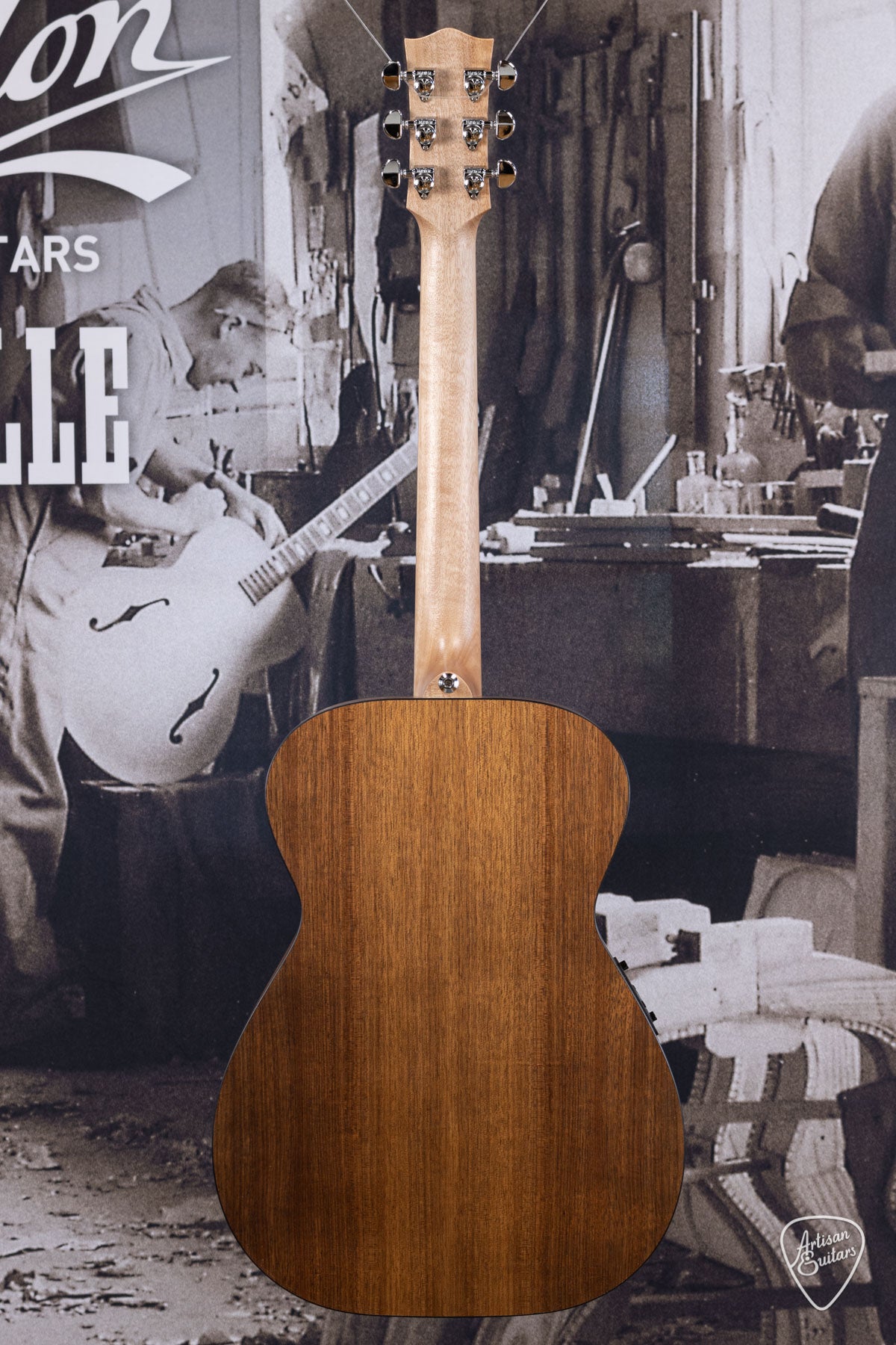 Maton Guitars Solid Road Series SRS-808 - 16306